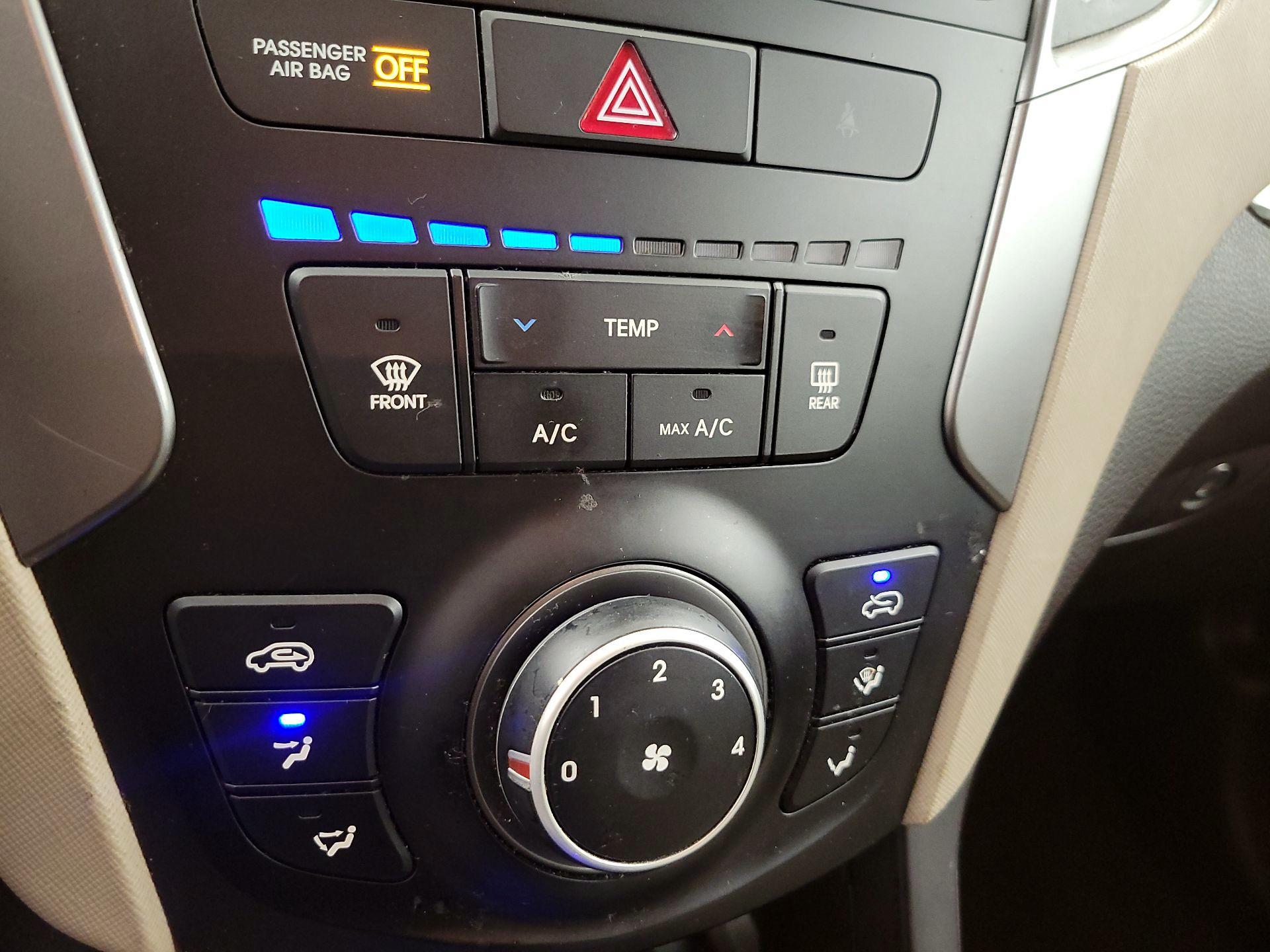 Thumbnail: 2018 Hyundai Santa Fe - 16