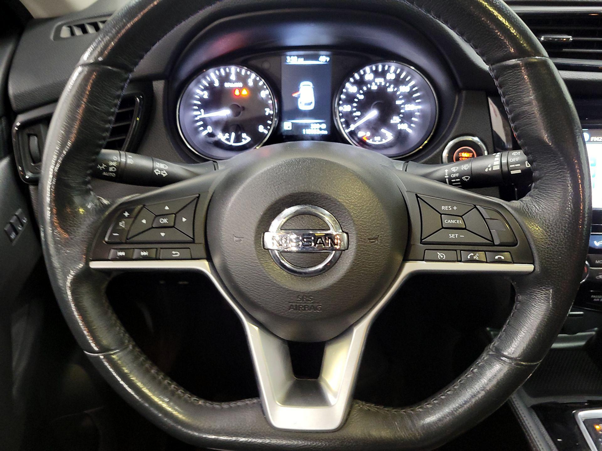 Thumbnail: 2017 Nissan Rogue - 10