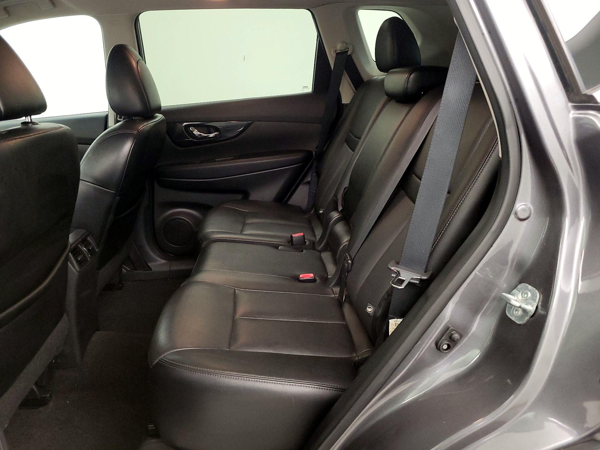 Thumbnail: 2017 Nissan Rogue - 20