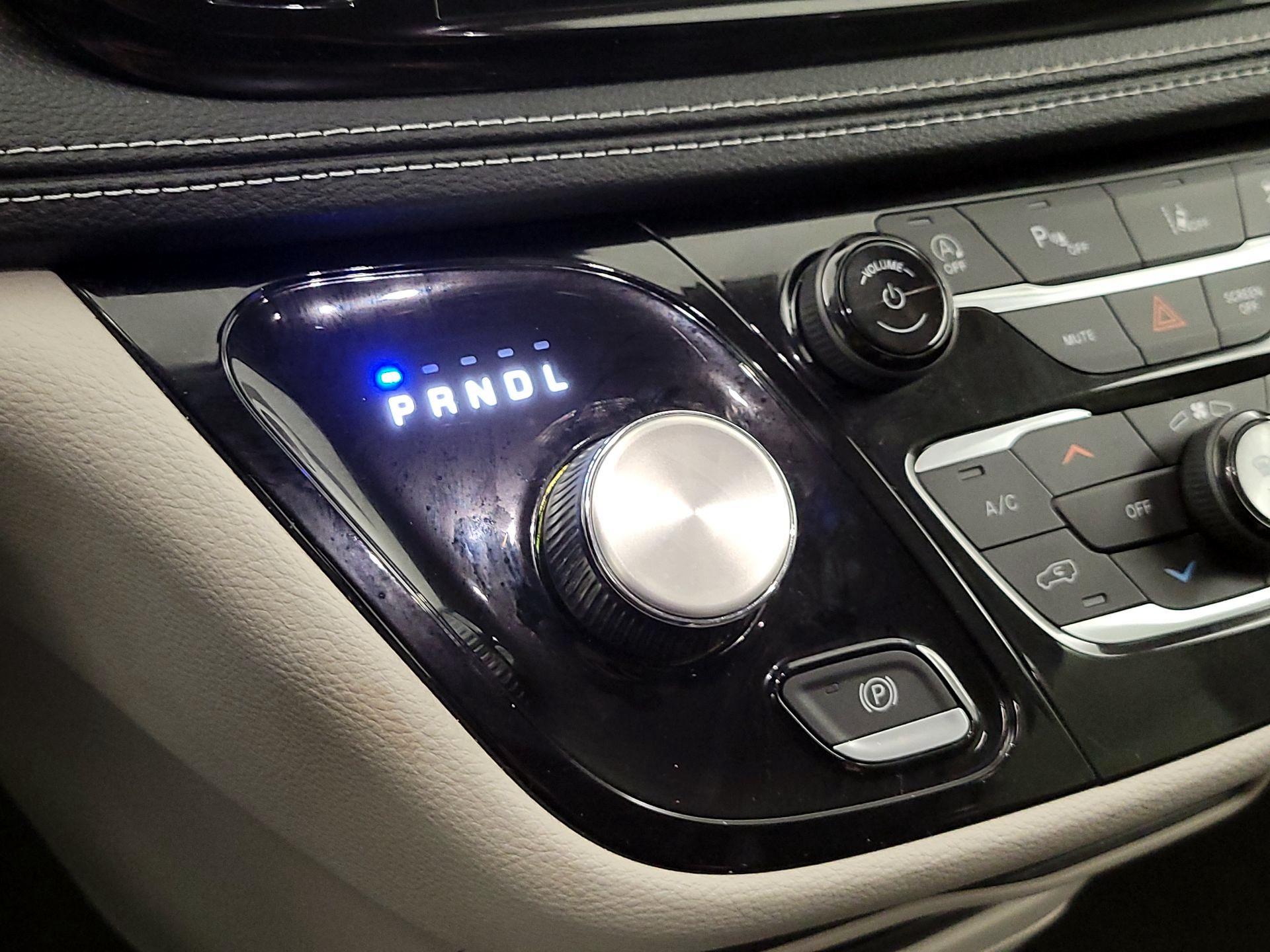 Thumbnail: 2023 Chrysler Pacifica - 17