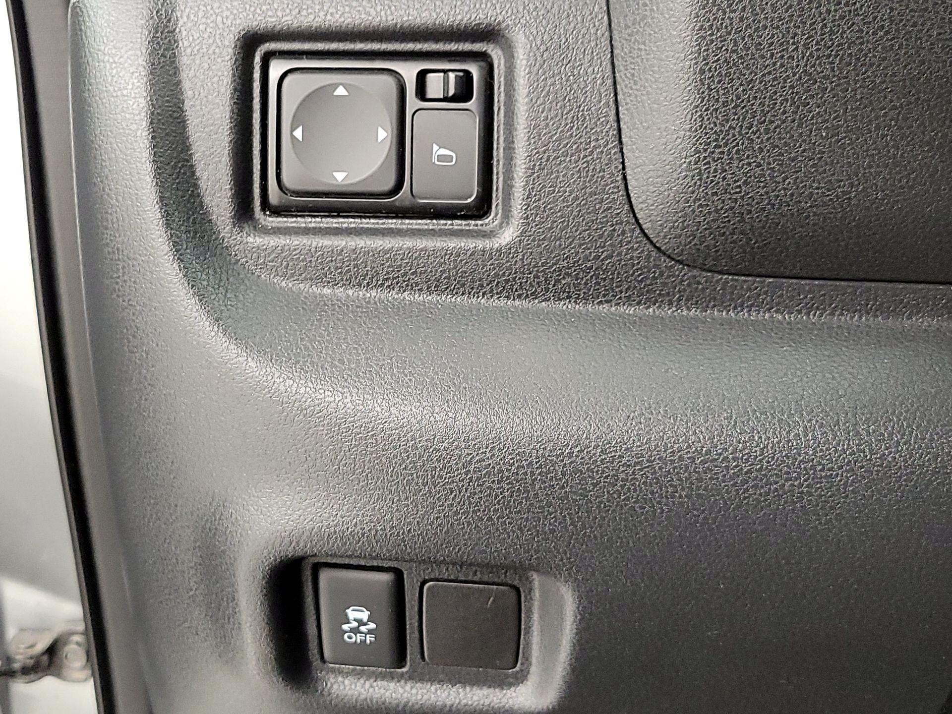 Thumbnail: 2015 Nissan Versa Note - 13