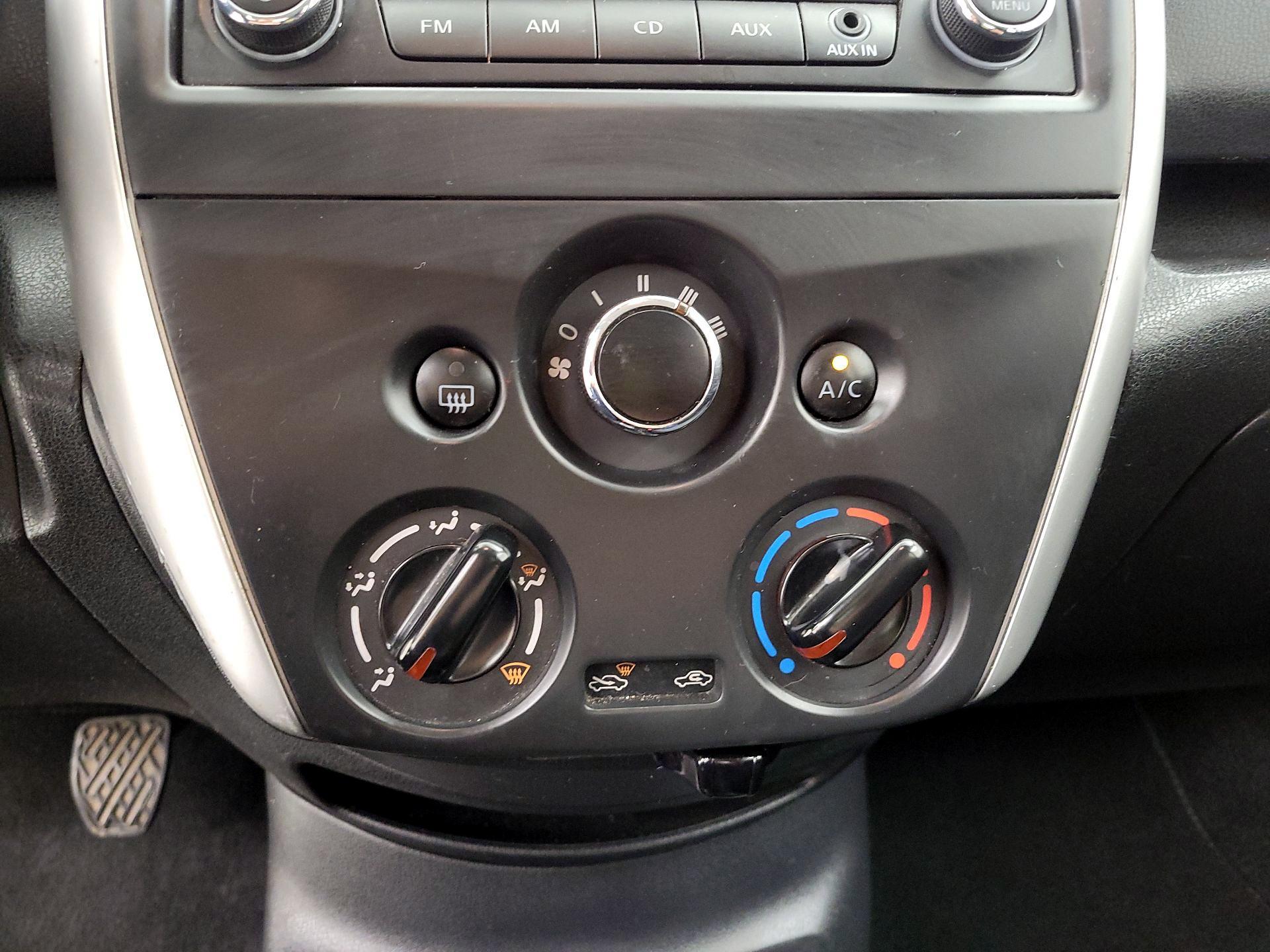 Thumbnail: 2015 Nissan Versa Note - 15