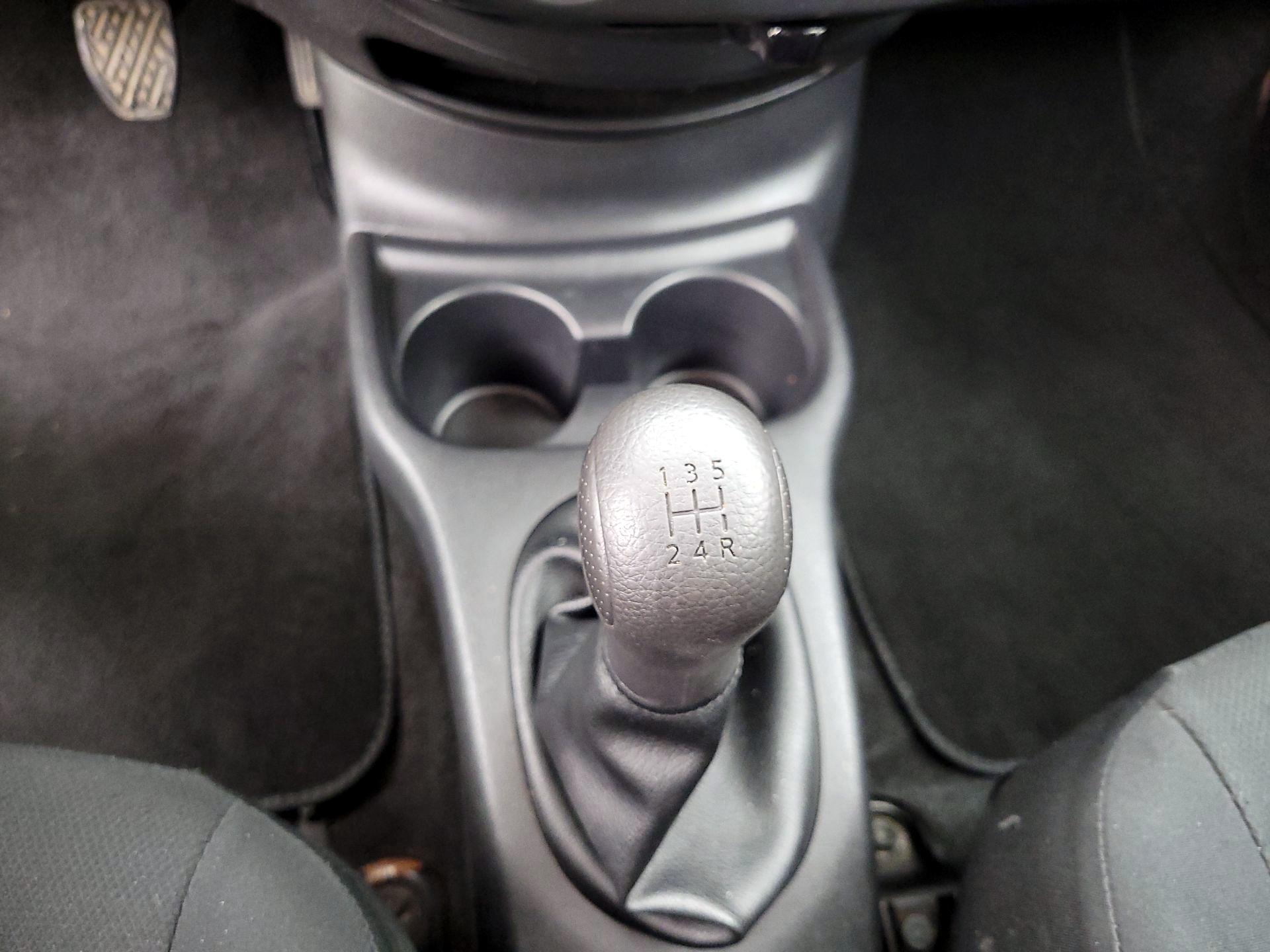 Thumbnail: 2015 Nissan Versa Note - 16