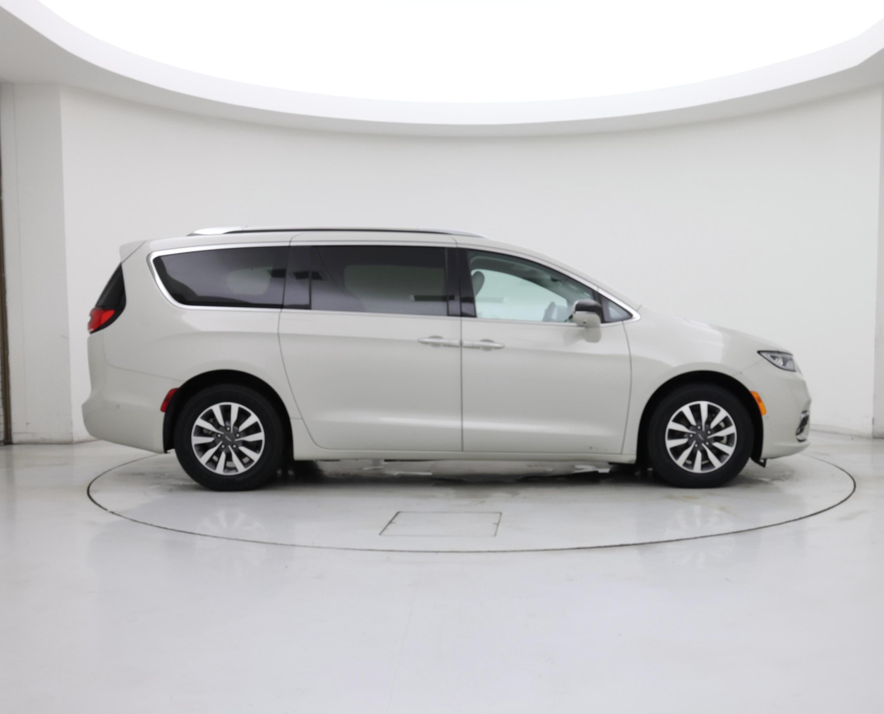 Thumbnail: 2021 Chrysler Pacifica - 7