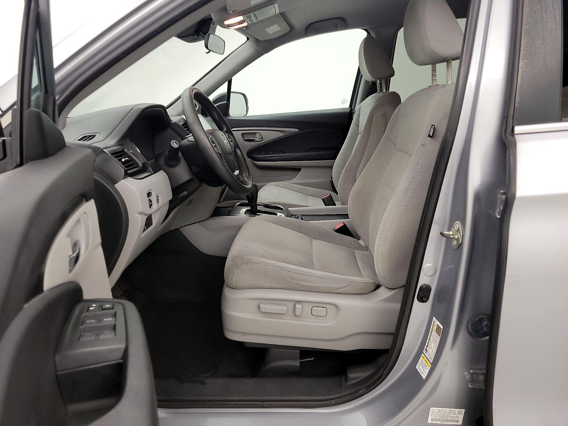 Thumbnail: 2016 Honda Pilot - 11