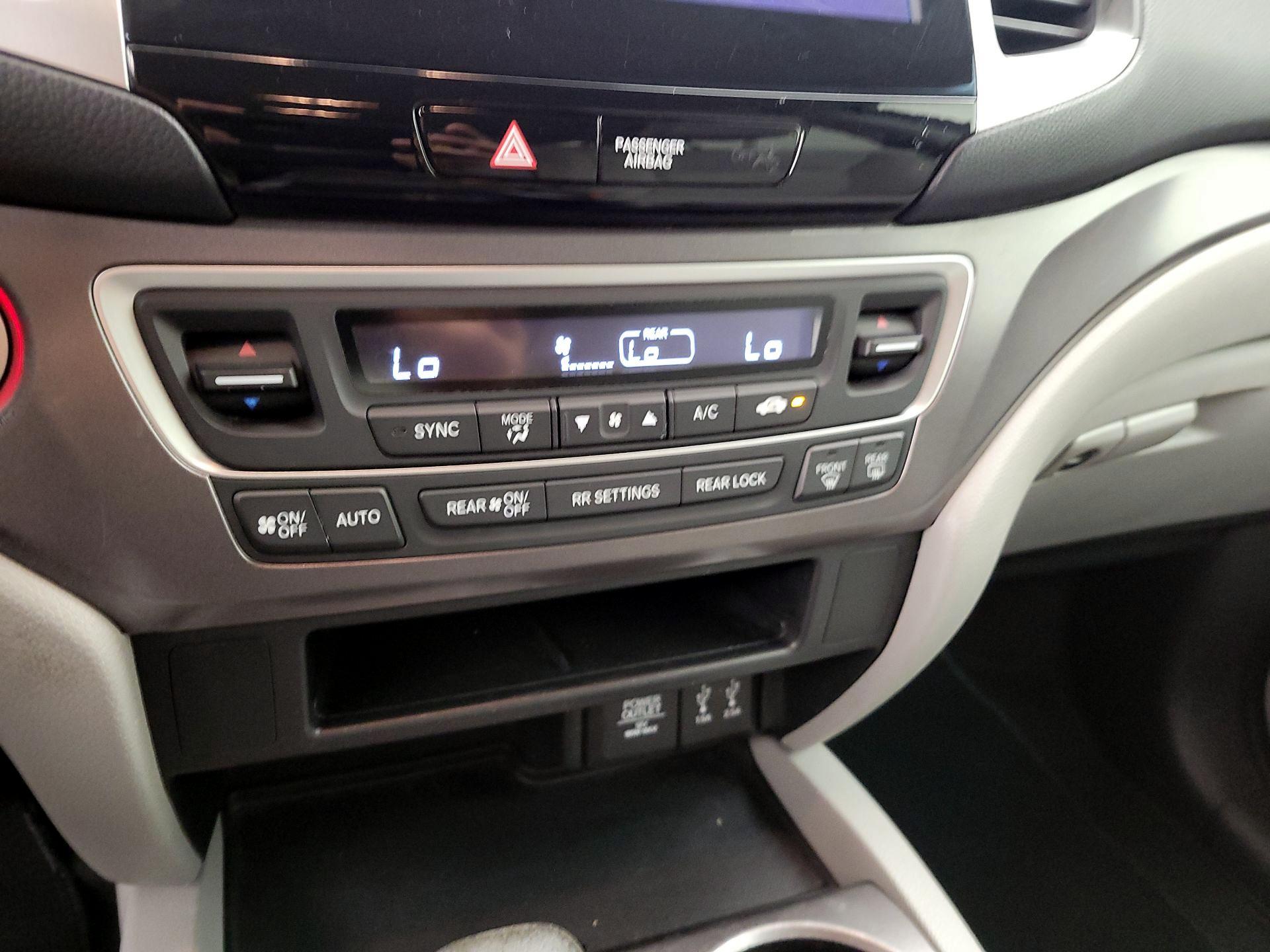 Thumbnail: 2016 Honda Pilot - 16