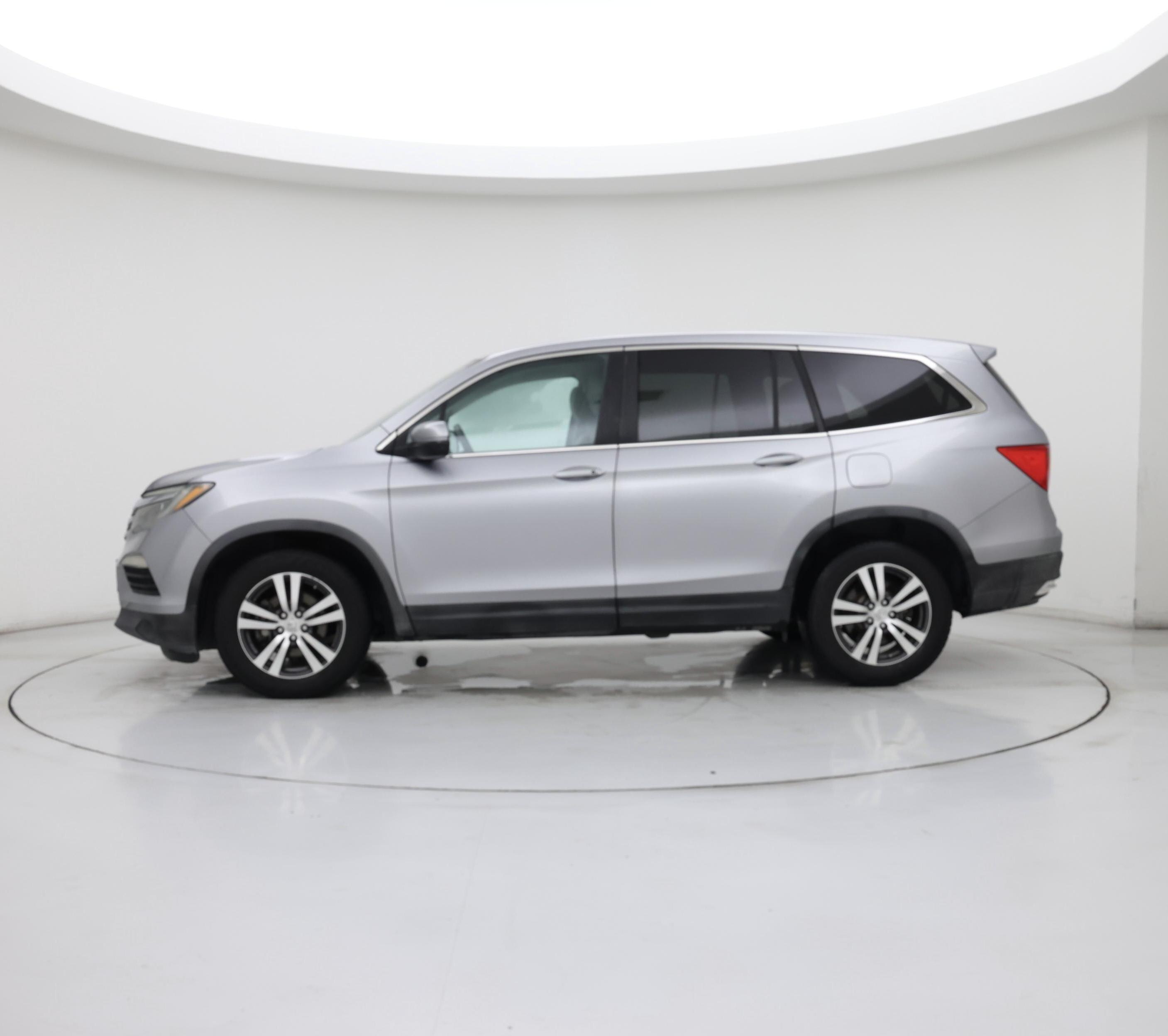 Thumbnail: 2016 Honda Pilot - 3
