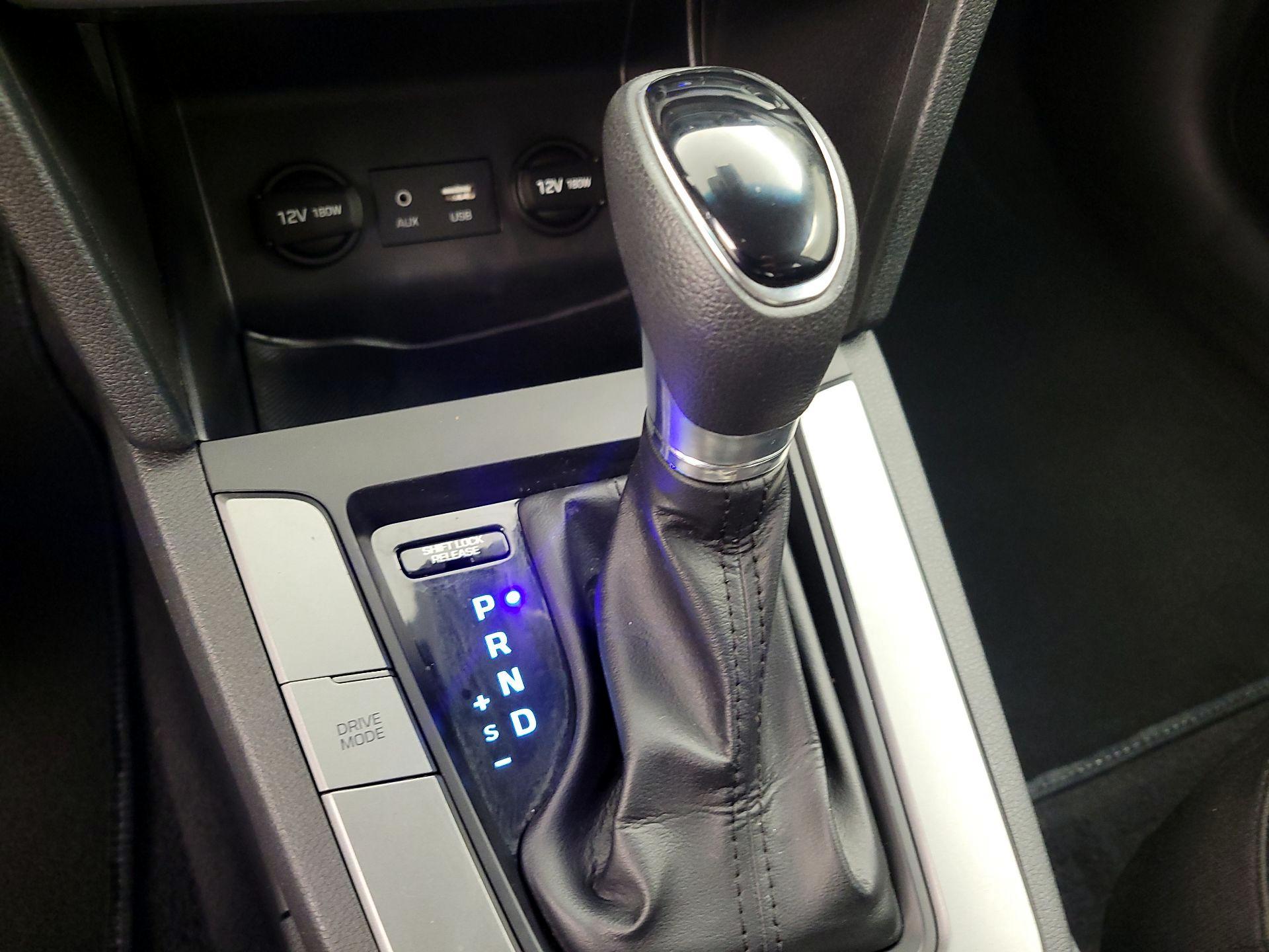 Thumbnail: 2020 Hyundai Elantra - 17