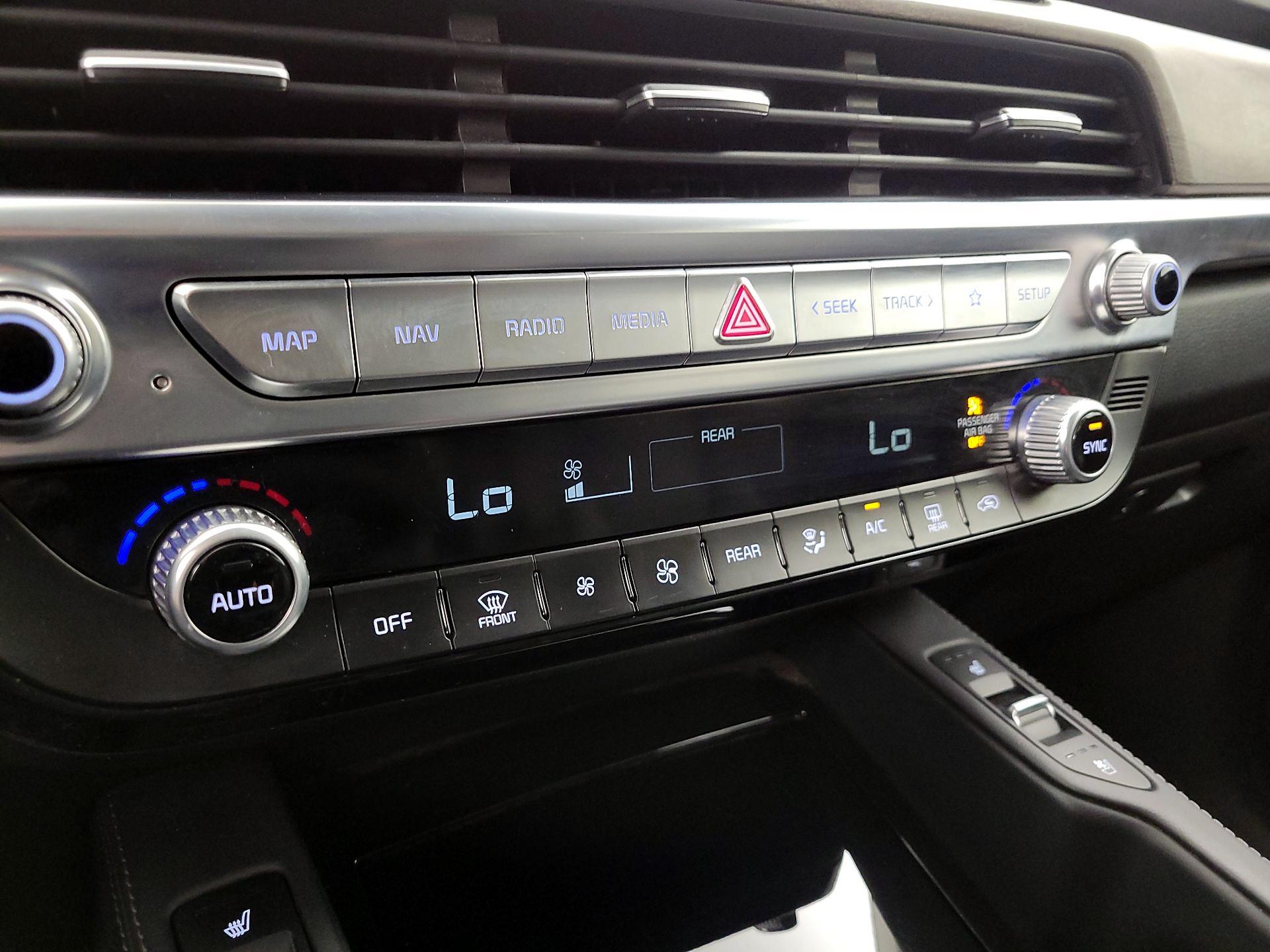 Thumbnail: 2021 Kia Telluride - 17