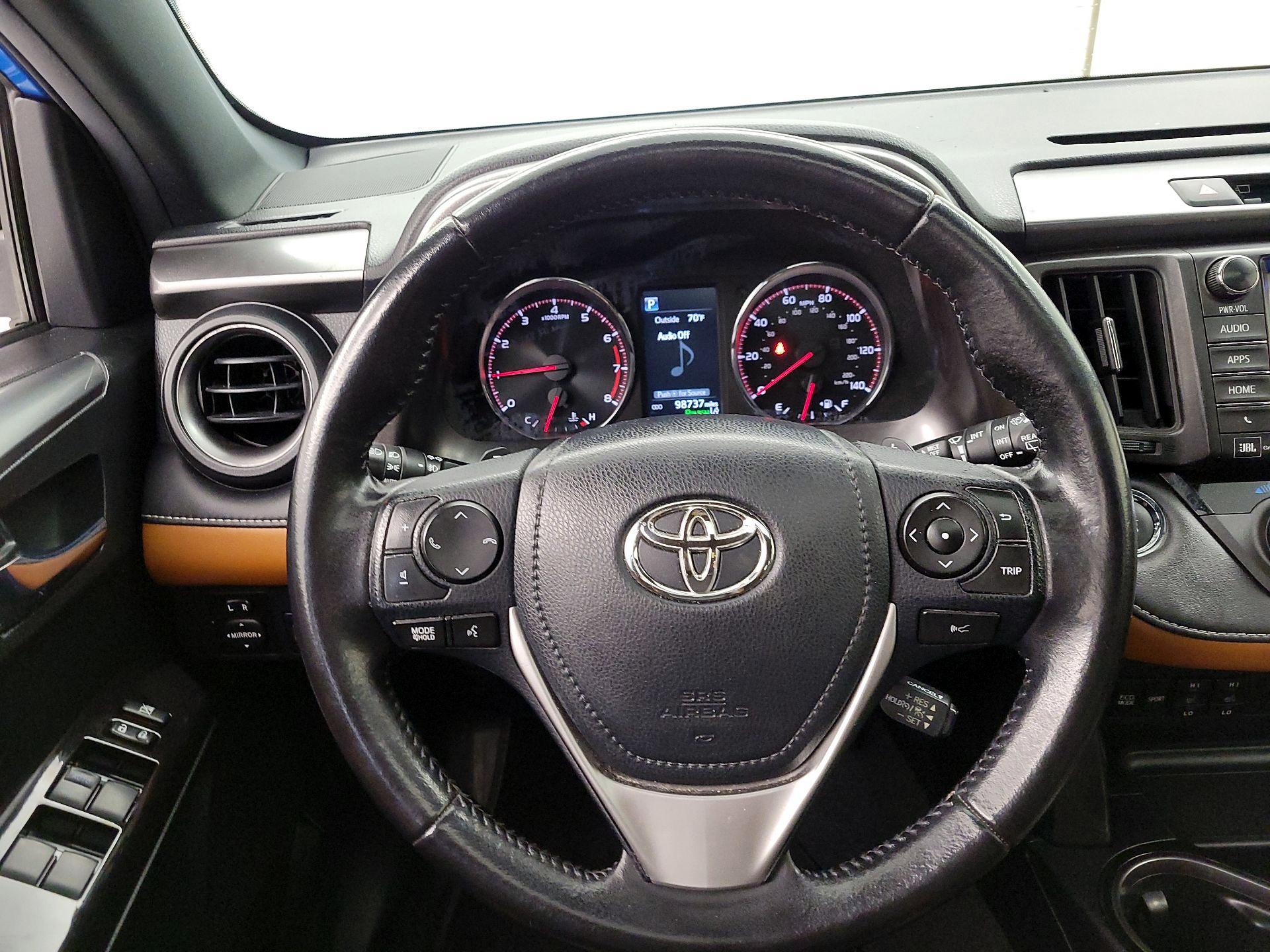 Thumbnail: 2016 Toyota RAV4 - 10