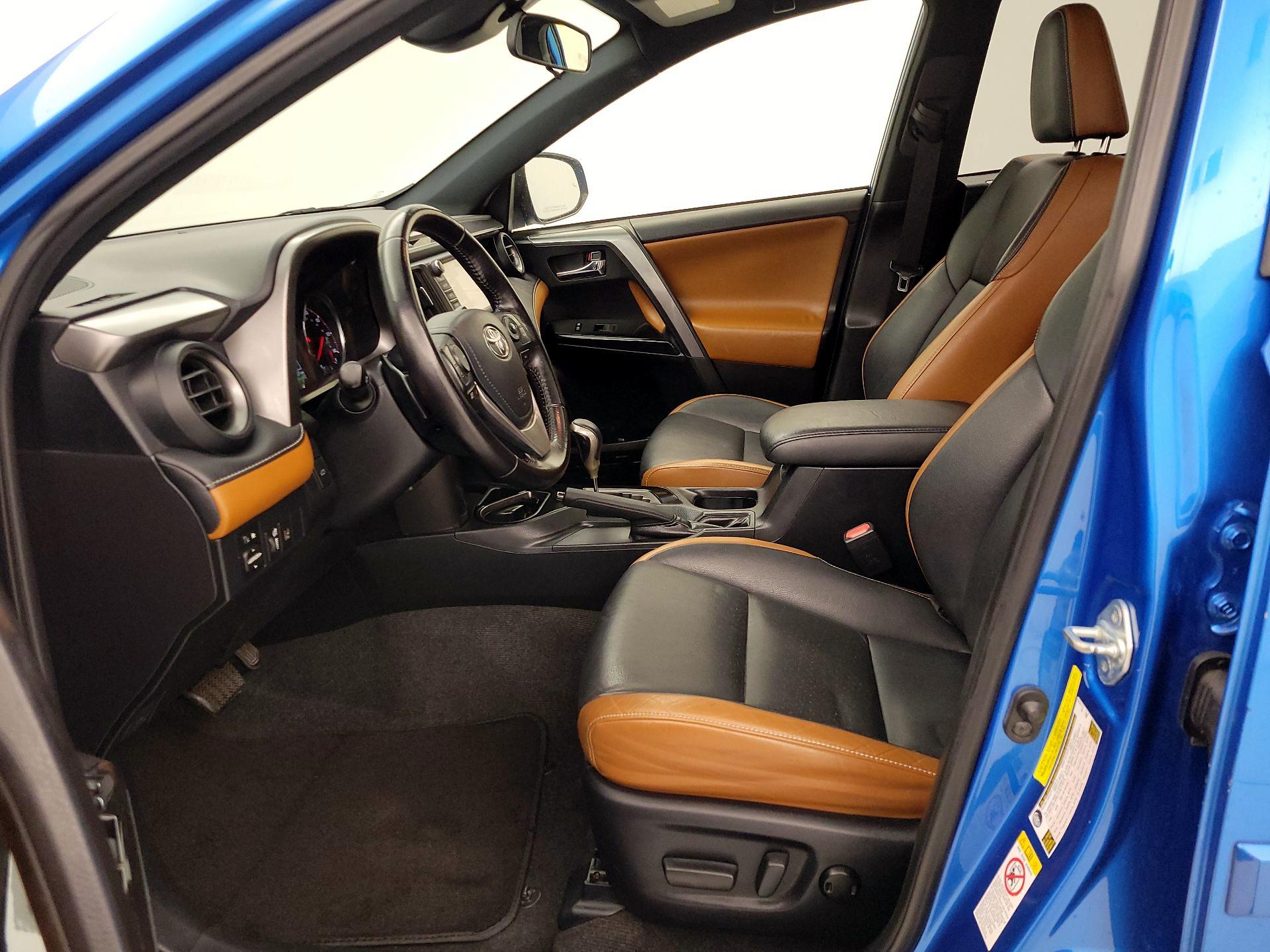 Thumbnail: 2016 Toyota RAV4 - 11