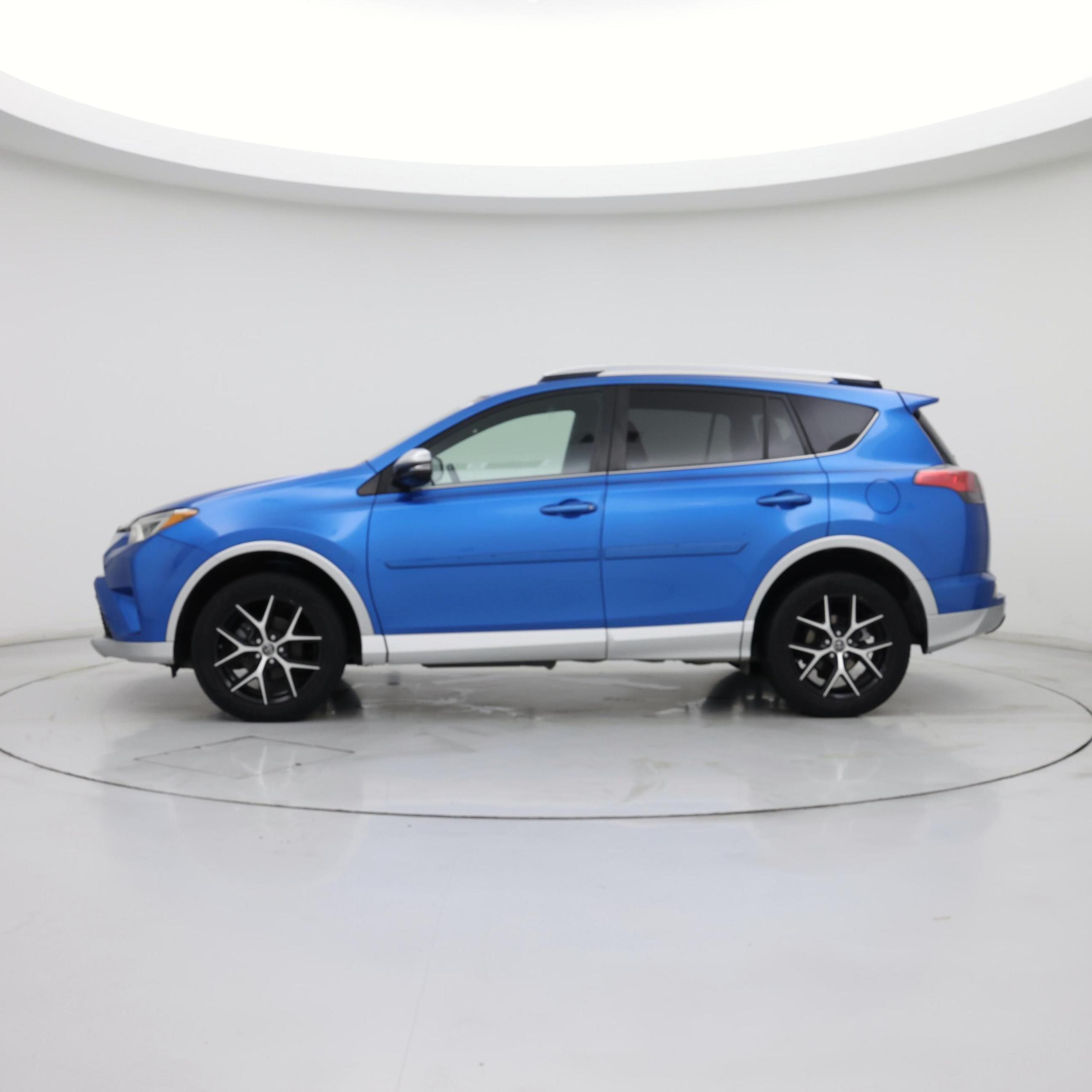 Thumbnail: 2016 Toyota RAV4 - 3