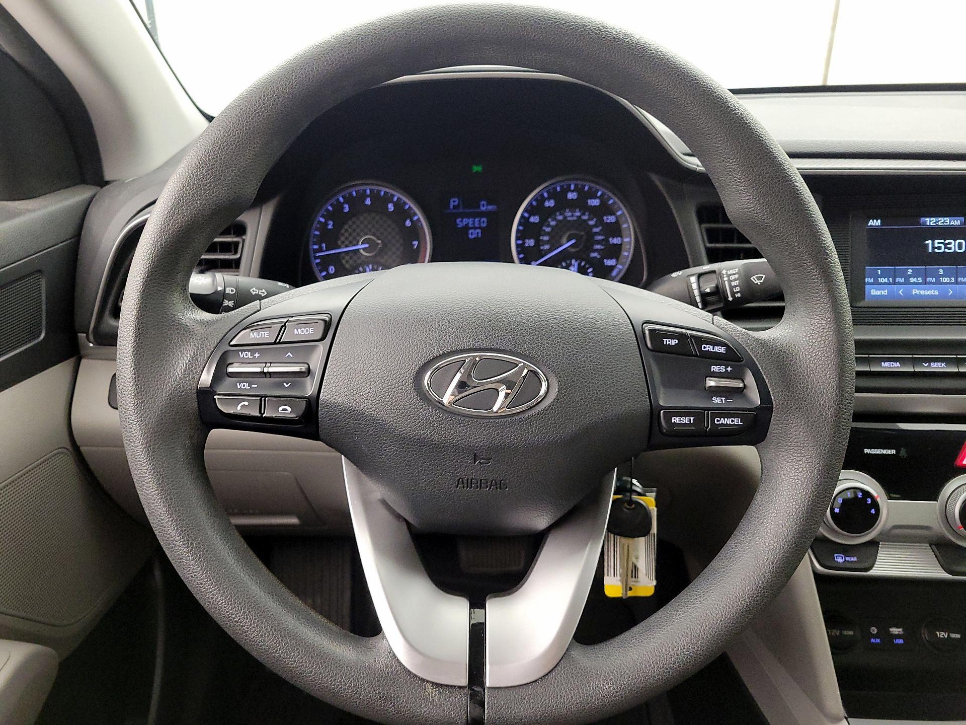 Thumbnail: 2019 Hyundai Elantra - 10