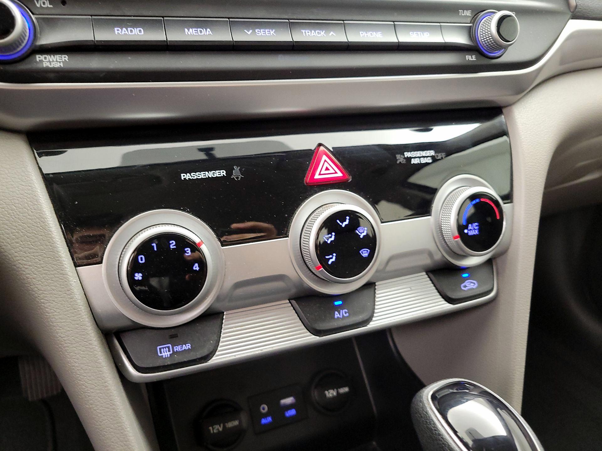 Thumbnail: 2019 Hyundai Elantra - 16