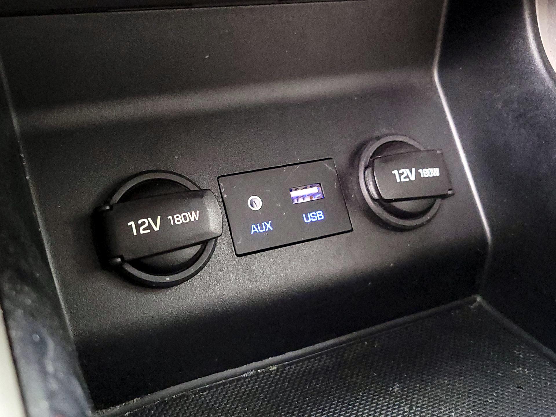 Thumbnail: 2019 Hyundai Elantra - 18
