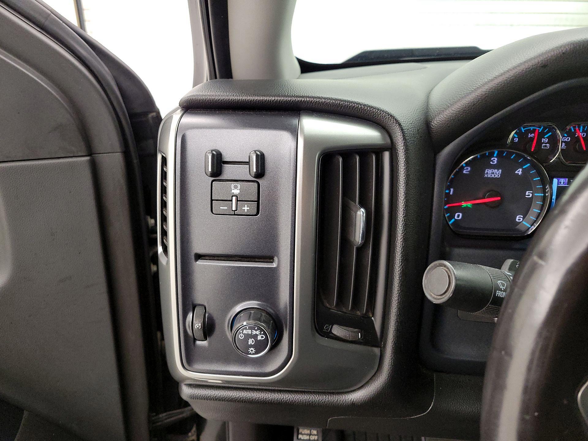 Thumbnail: 2018 Chevrolet Silverado 1500 - 13