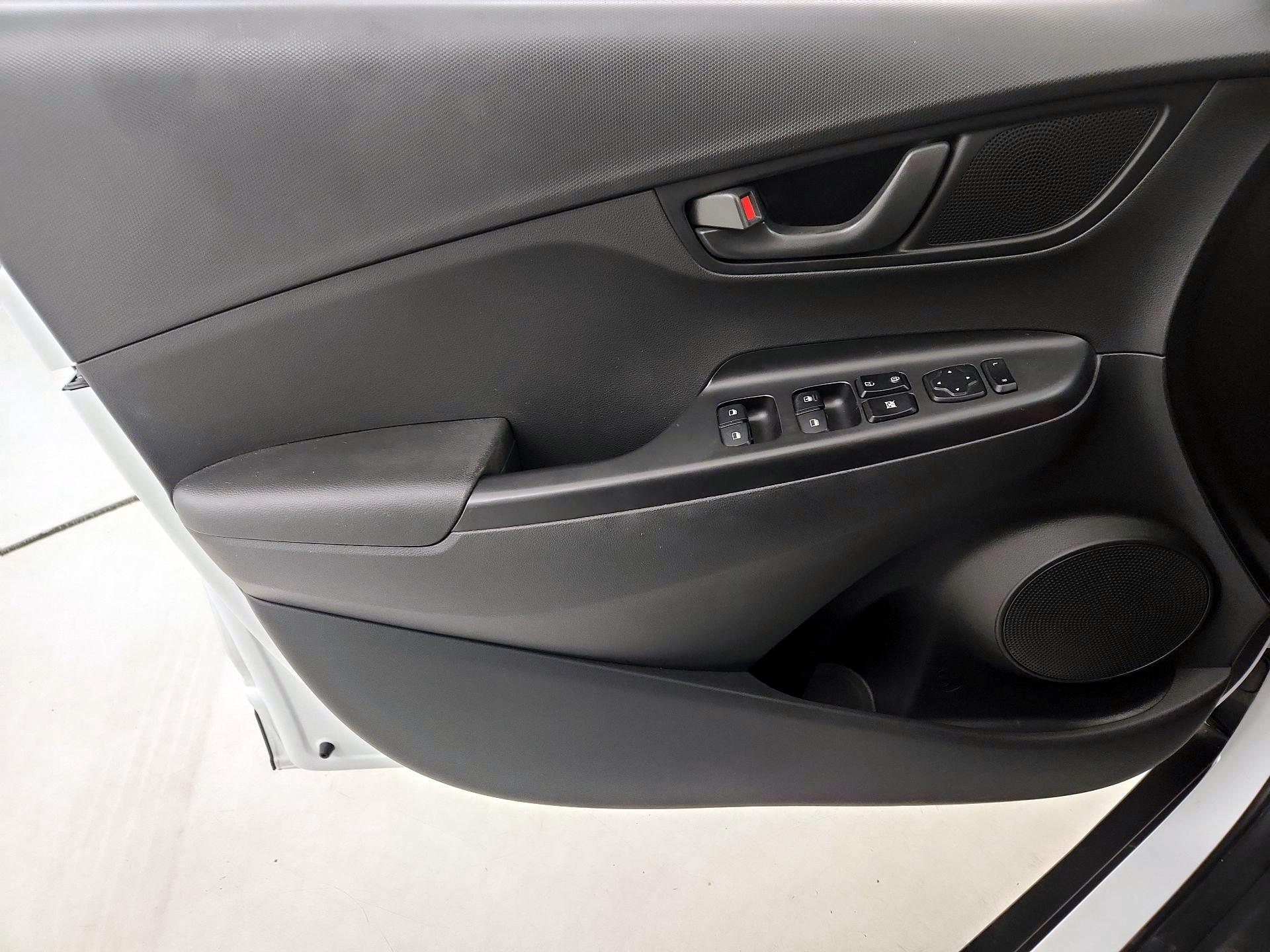 Thumbnail: 2021 Hyundai Kona - 12