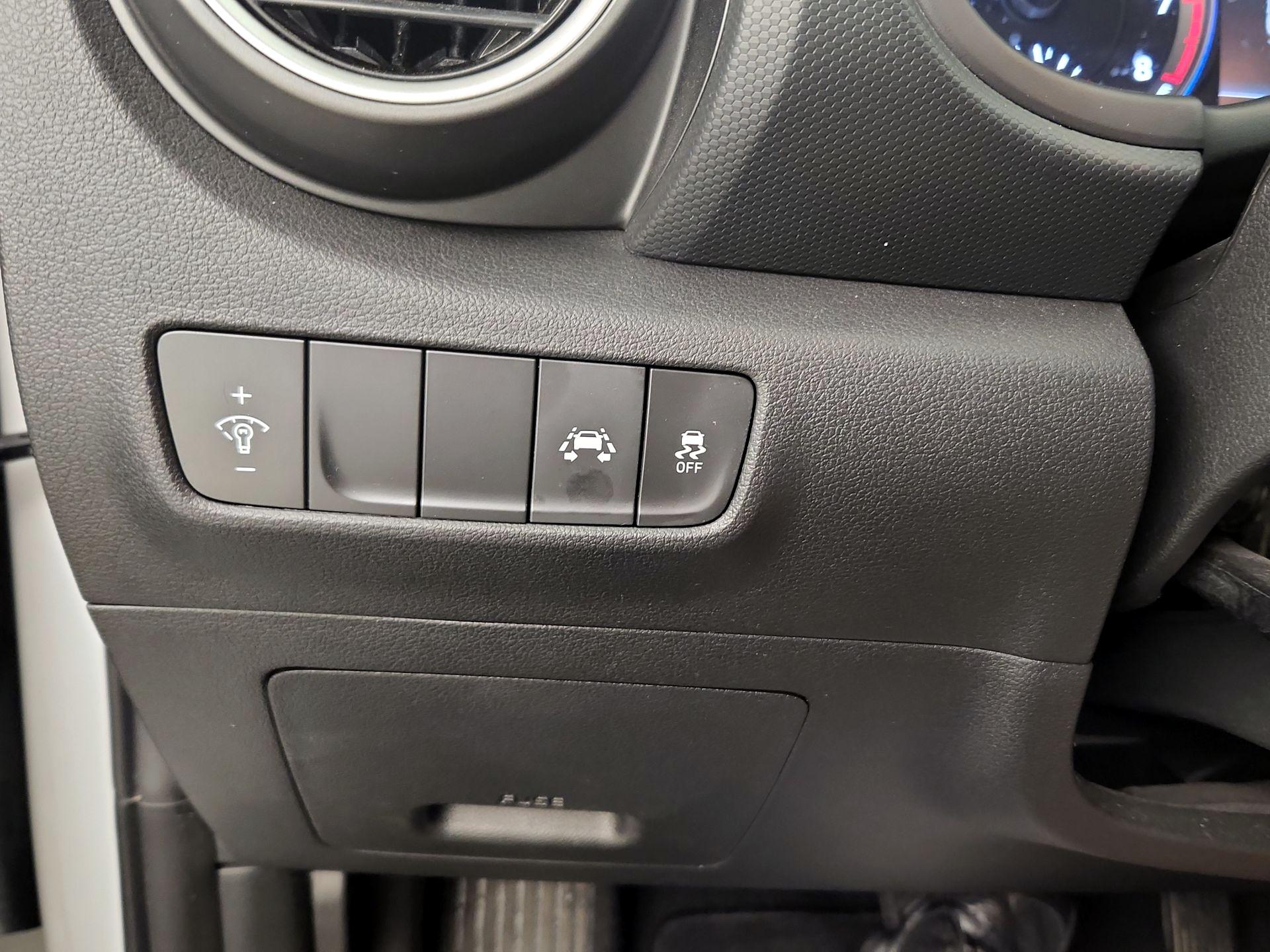 Thumbnail: 2021 Hyundai Kona - 13