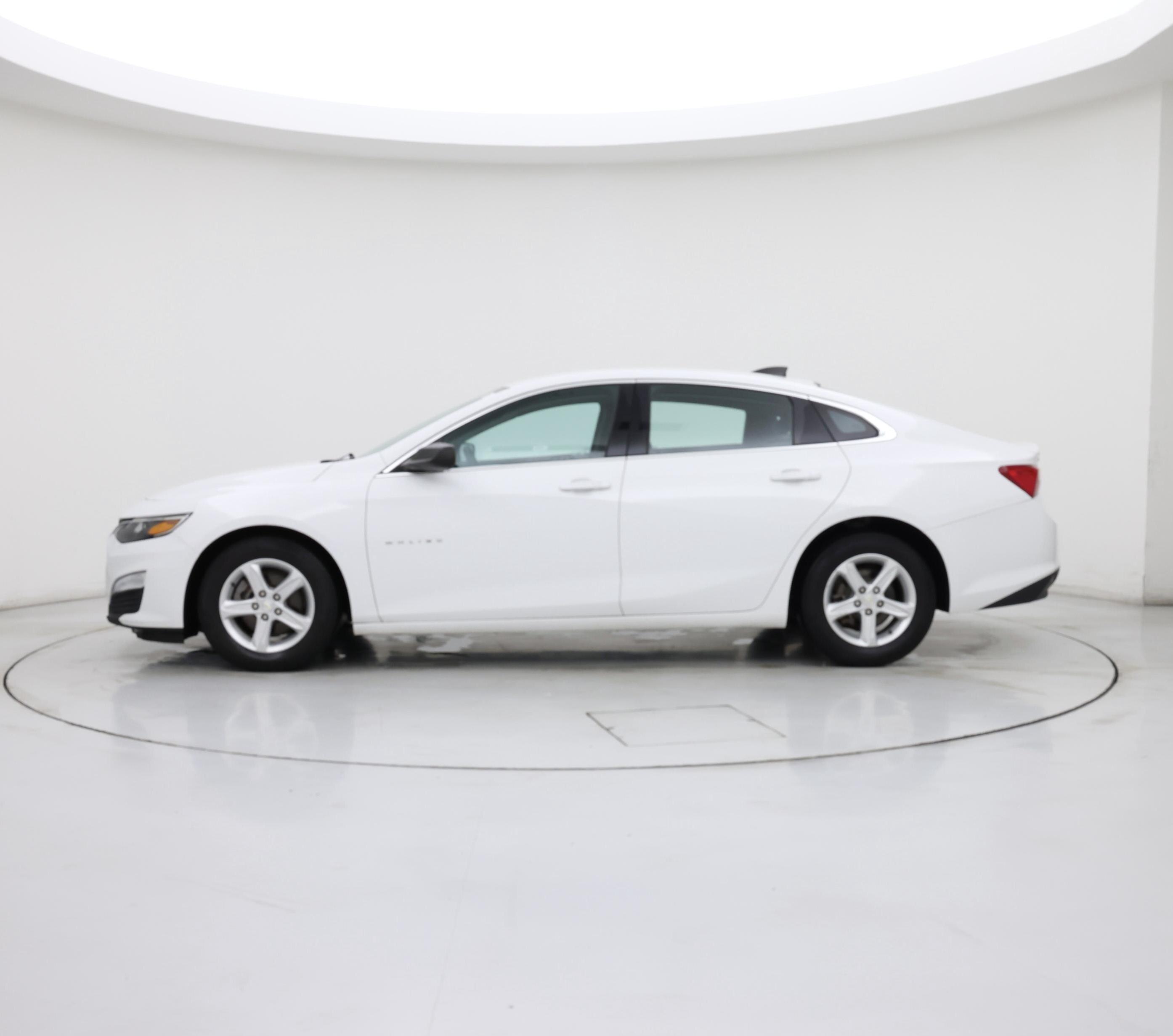 Thumbnail: 2020 Chevrolet Malibu - 3