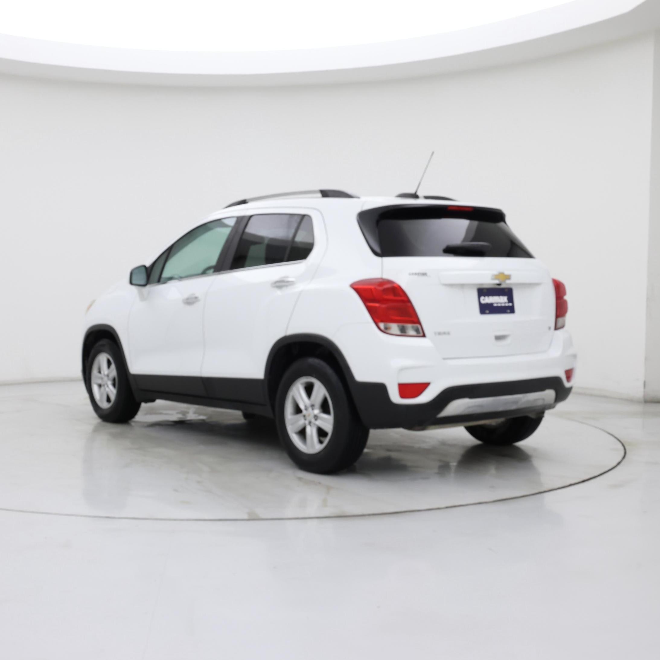 Thumbnail: 2017 Chevrolet Trax - 2