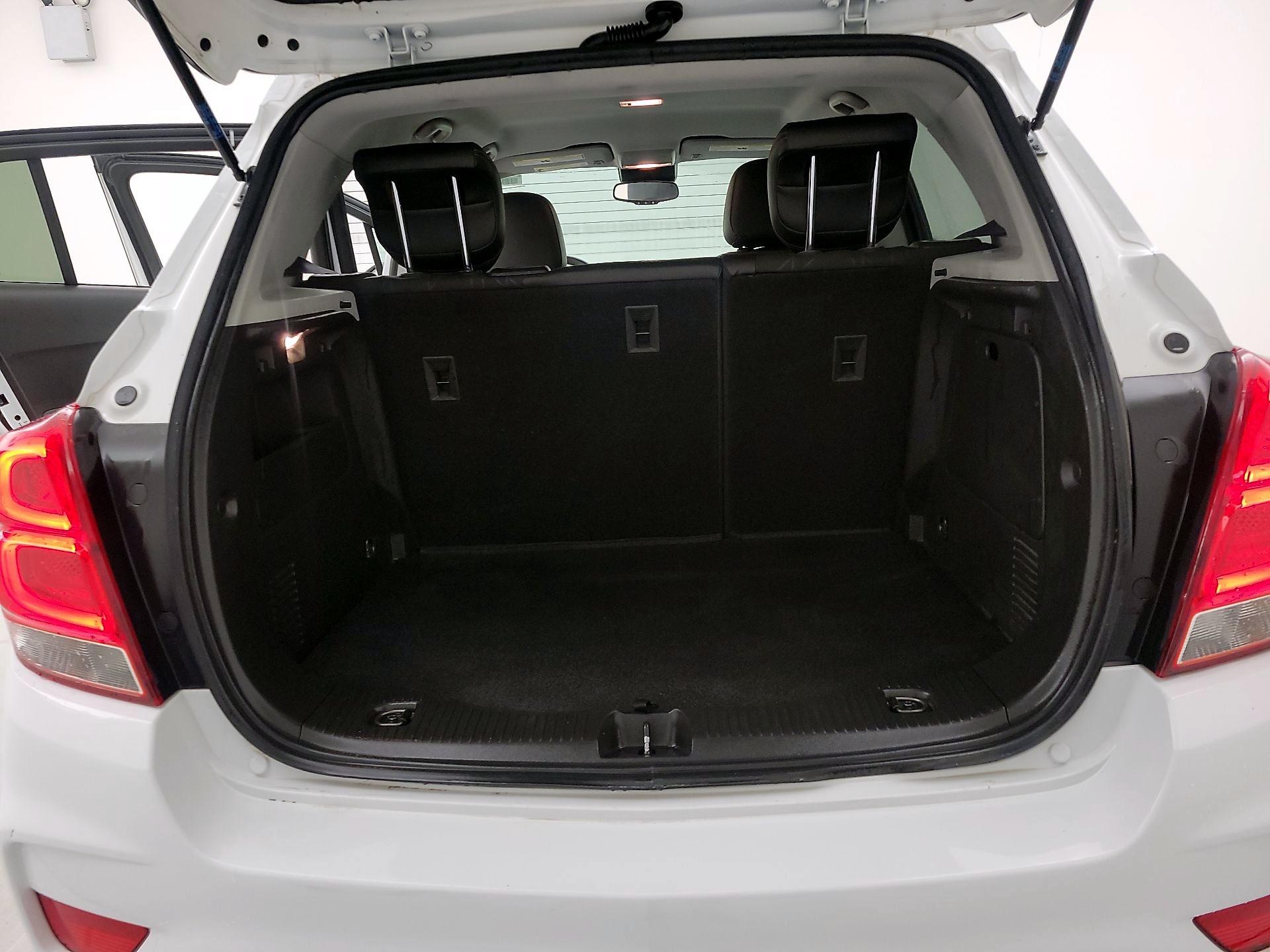 Thumbnail: 2017 Chevrolet Trax - 19