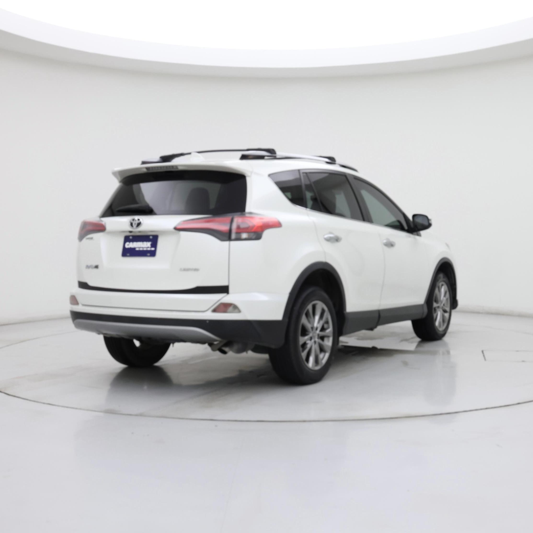 Thumbnail: 2017 Toyota RAV4 - 8