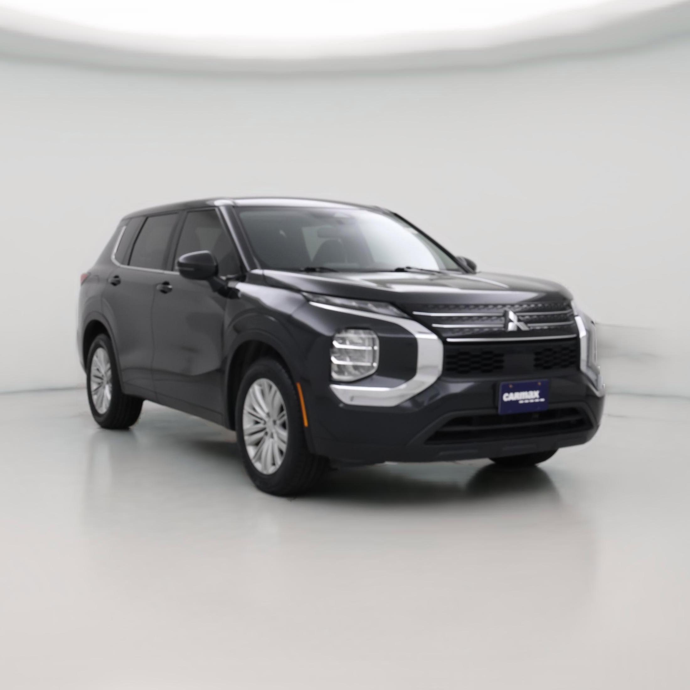 Thumbnail: 2023 Mitsubishi Outlander - 1