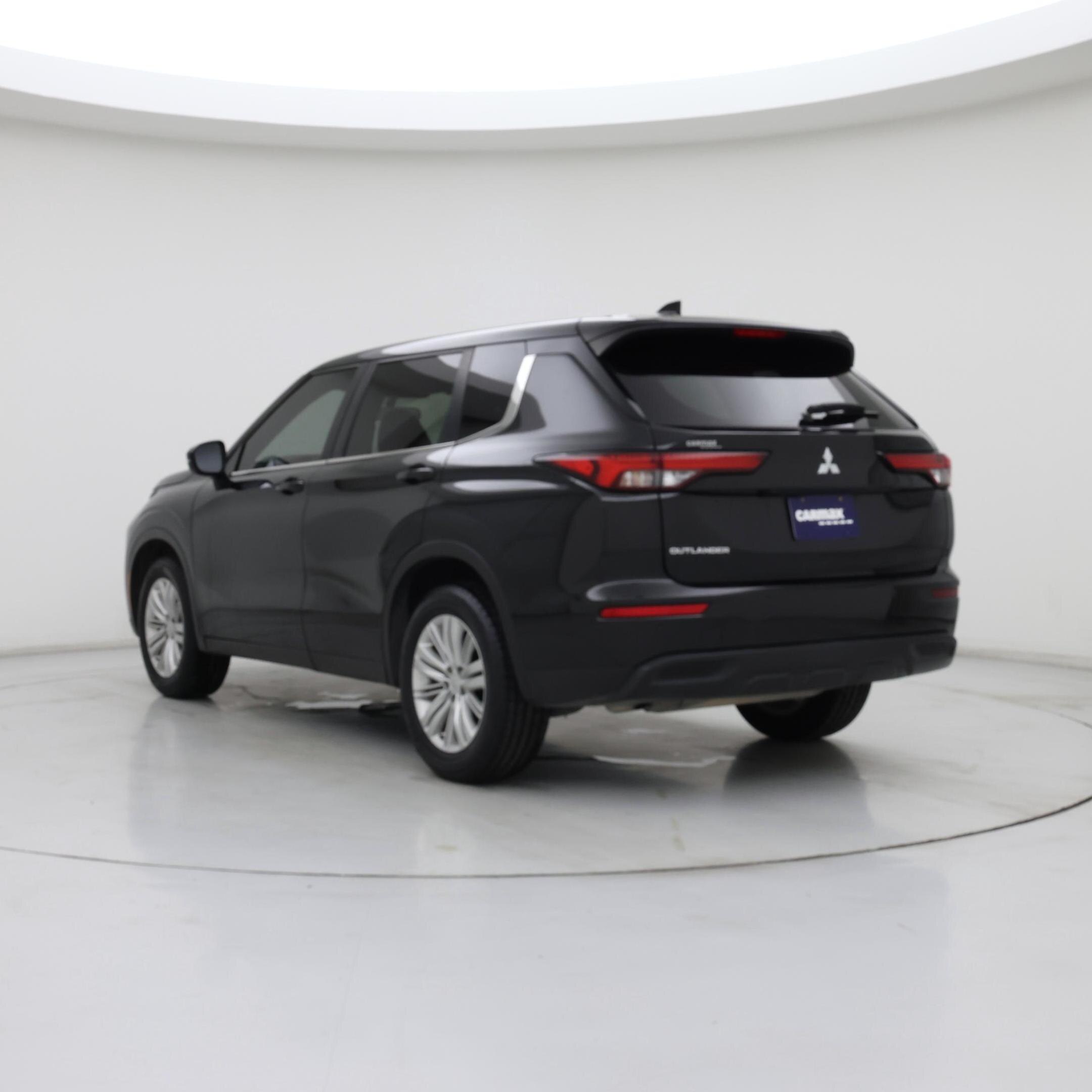 Thumbnail: 2023 Mitsubishi Outlander - 2