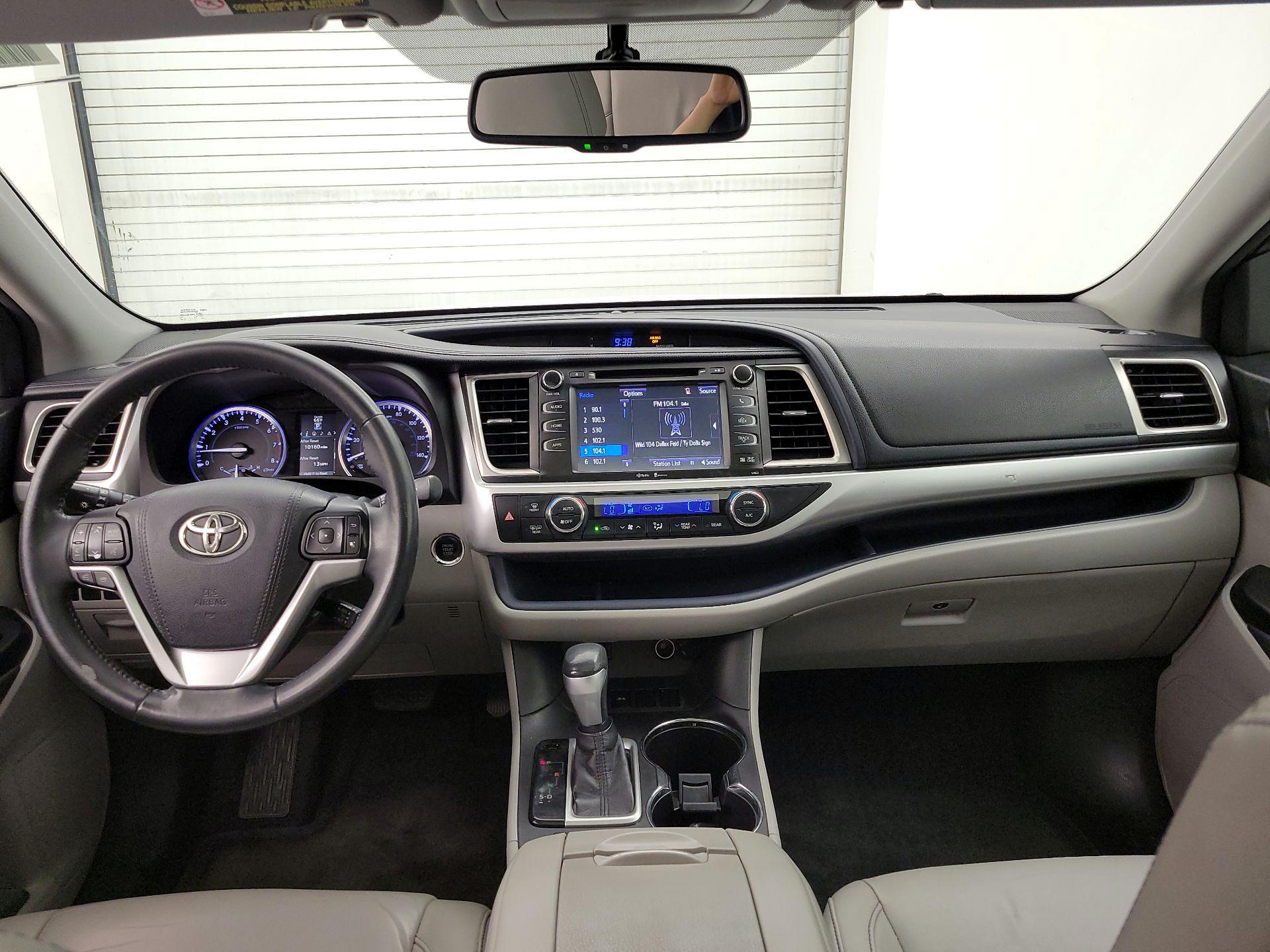Thumbnail: 2015 Toyota Highlander - 9