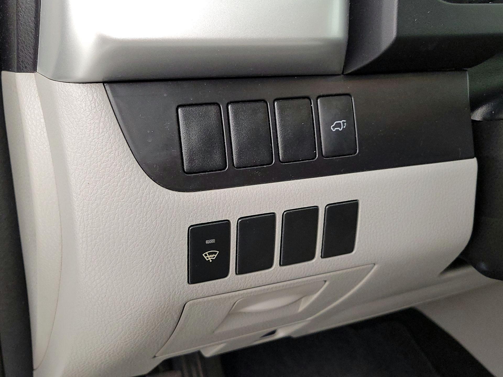 Thumbnail: 2015 Toyota Highlander - 13