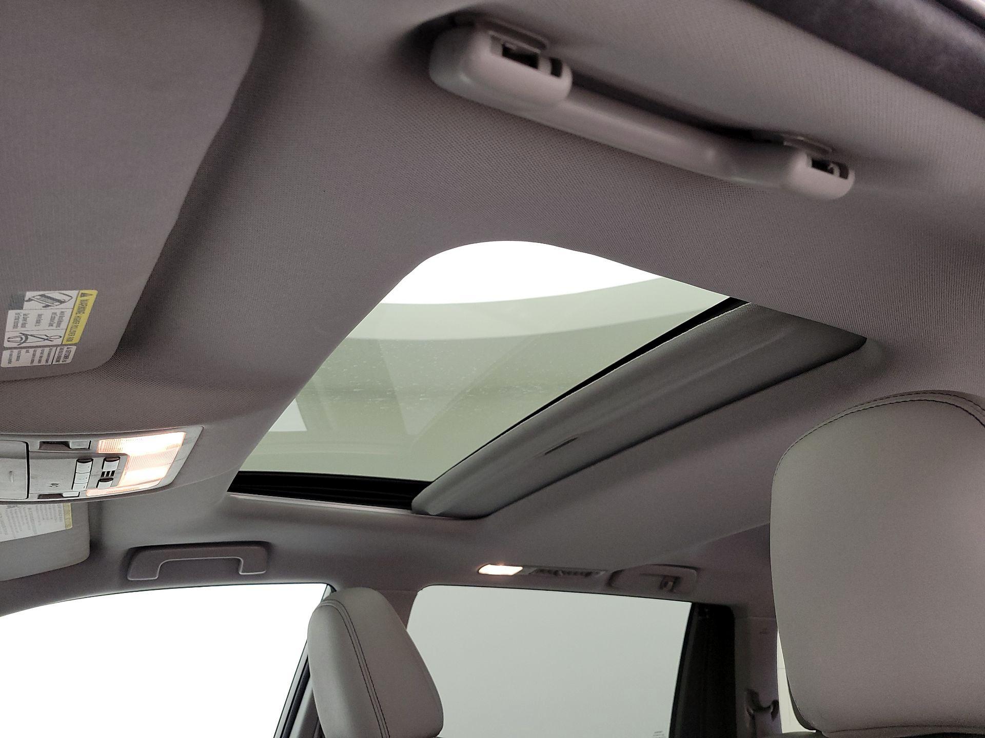 Thumbnail: 2015 Toyota Highlander - 19
