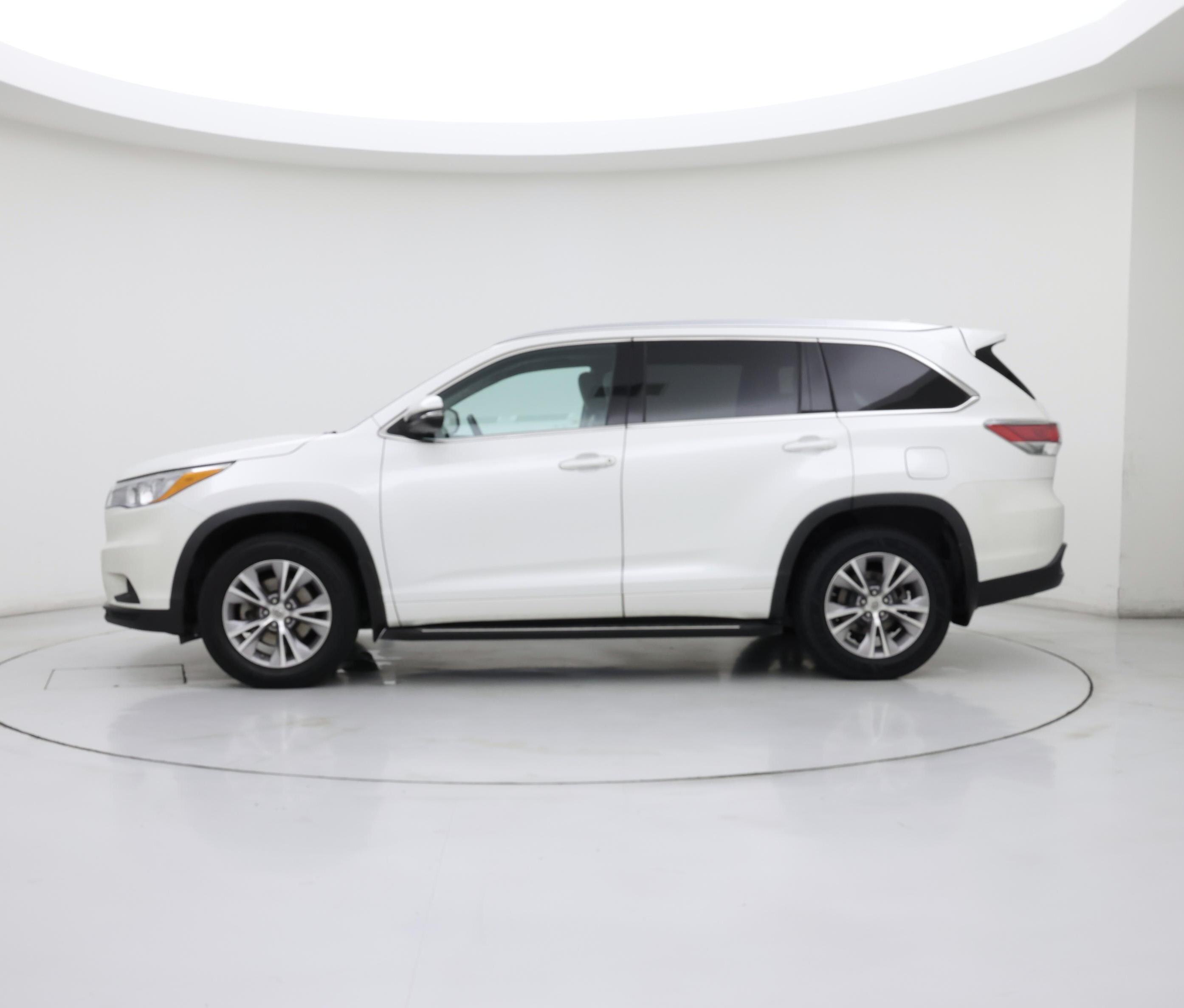 Thumbnail: 2015 Toyota Highlander - 3