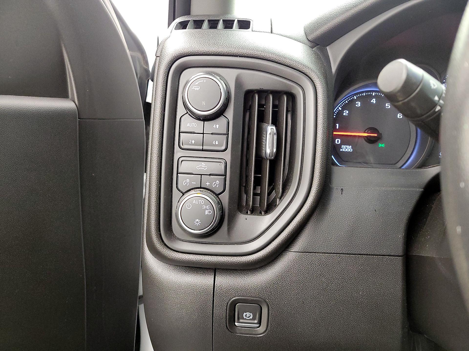 Thumbnail: 2021 Chevrolet Silverado 1500 - 13