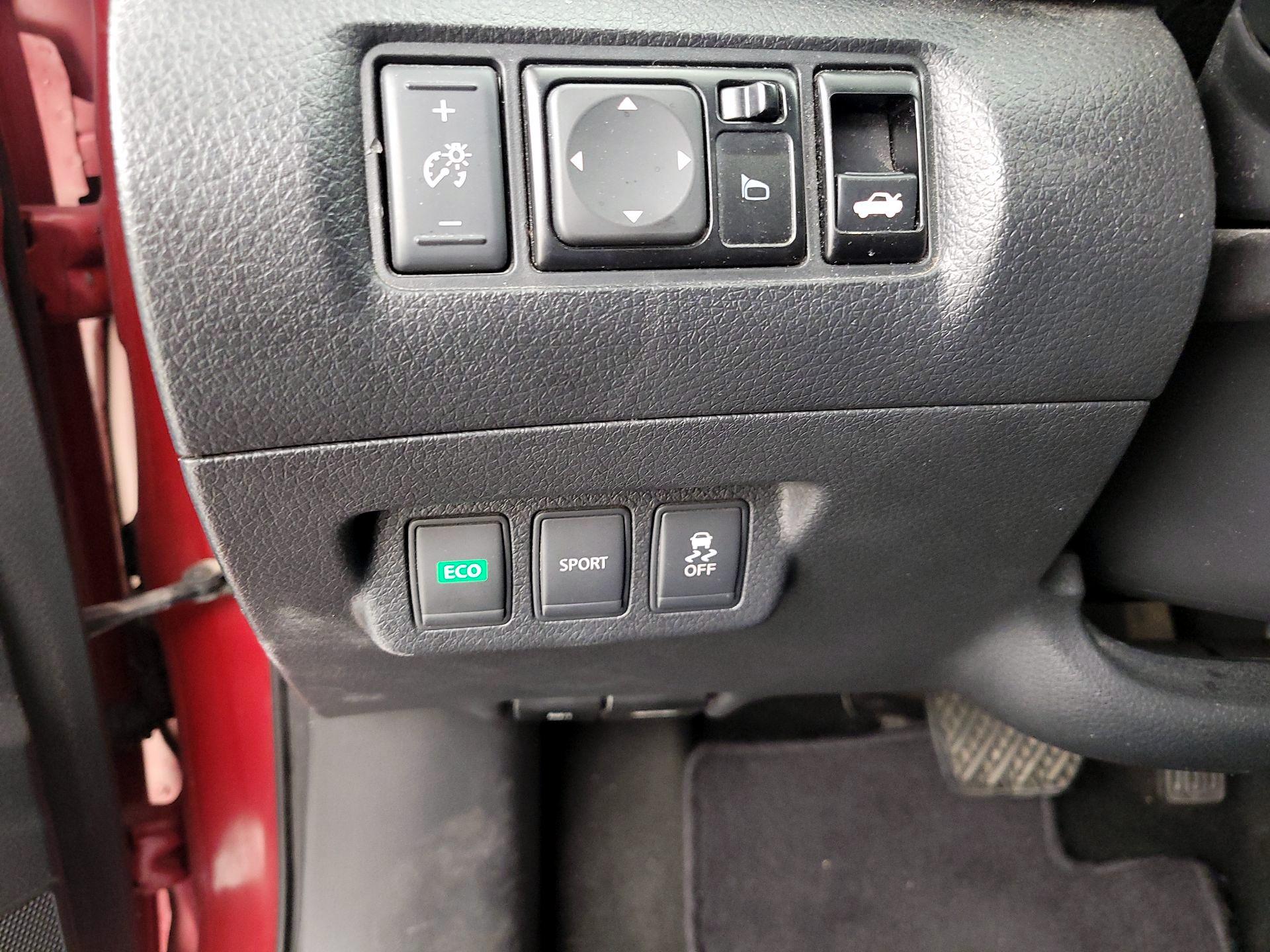 Thumbnail: 2014 Nissan Sentra - 13
