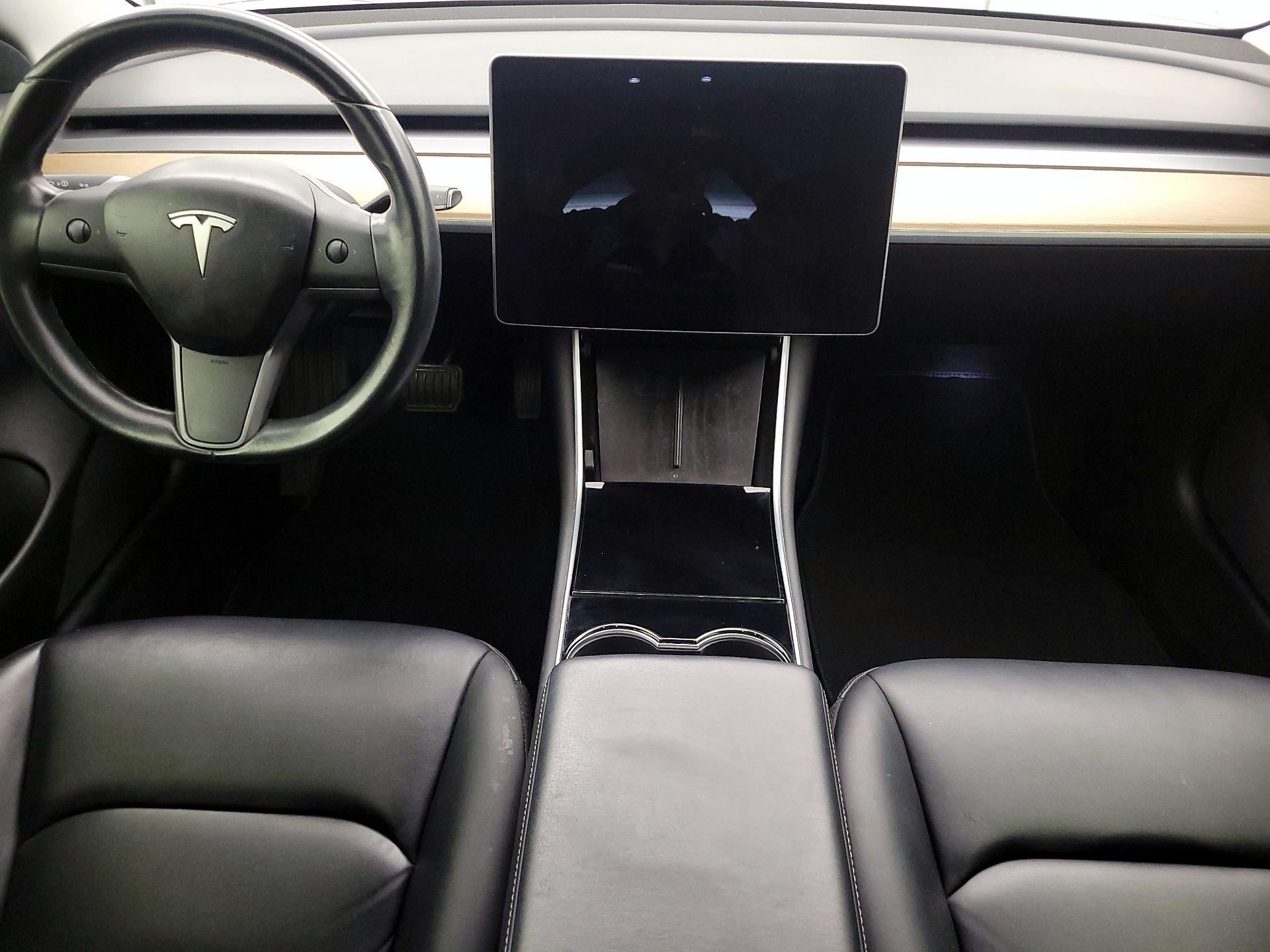 Thumbnail: 2018 Tesla Model 3 - 9