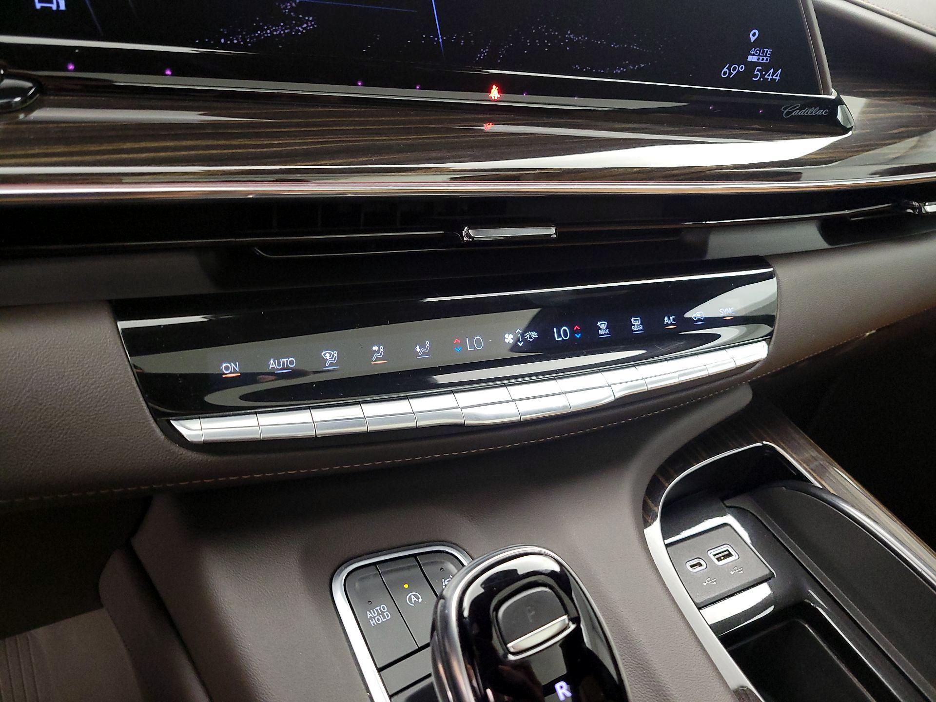 Thumbnail: 2021 Cadillac Escalade - 17