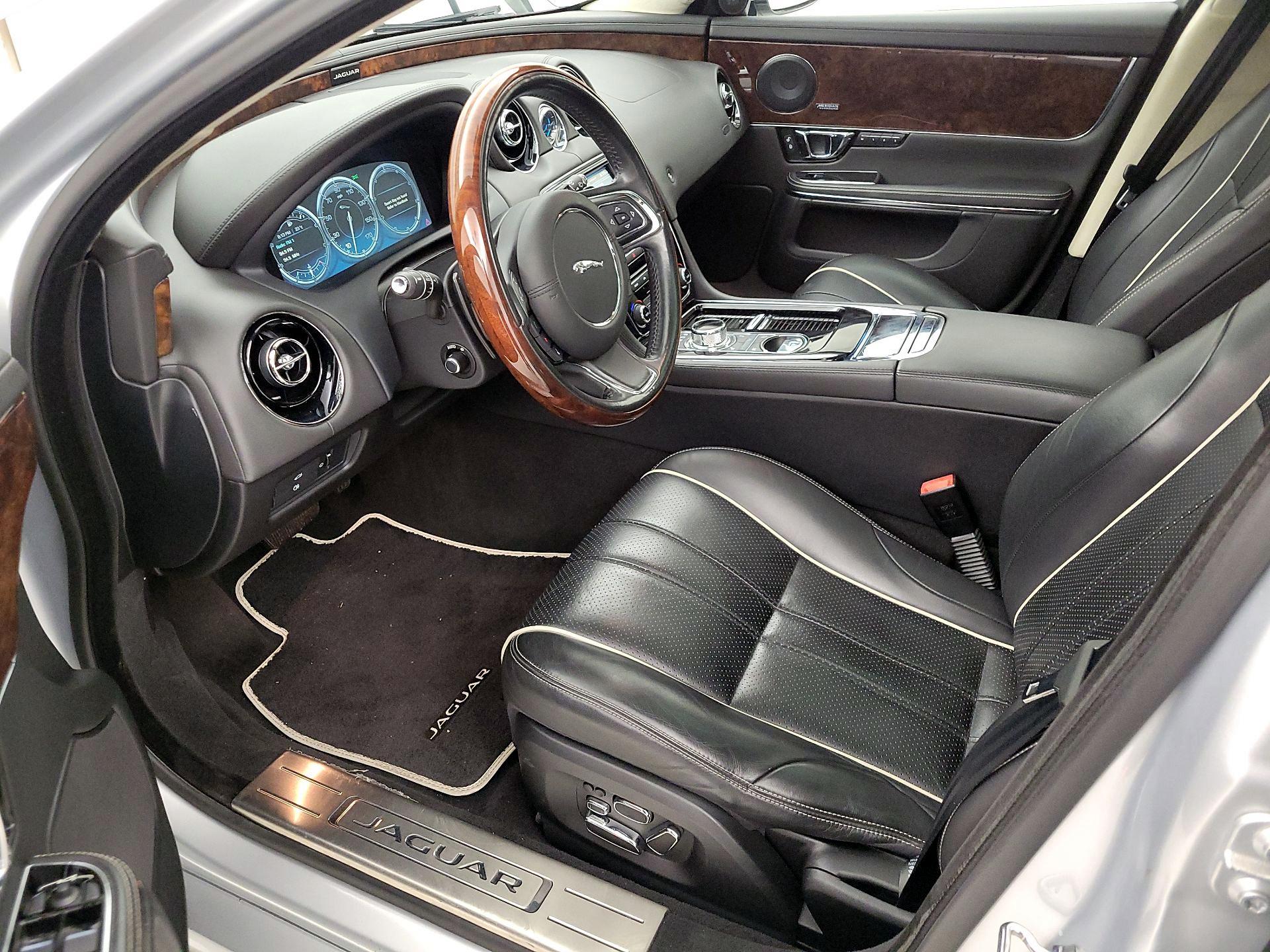 Thumbnail: 2015 Jaguar XJ - 11
