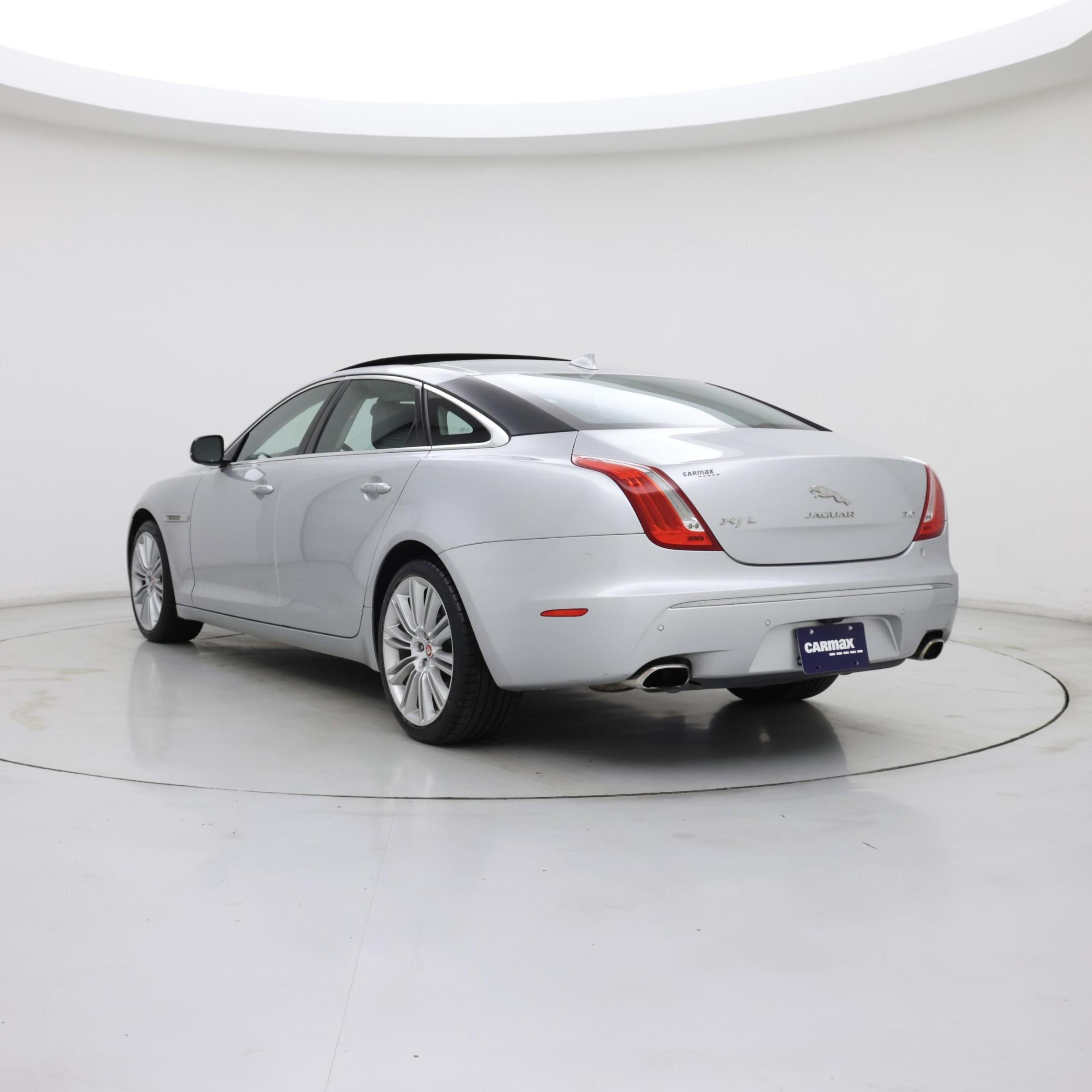 Thumbnail: 2015 Jaguar XJ - 2