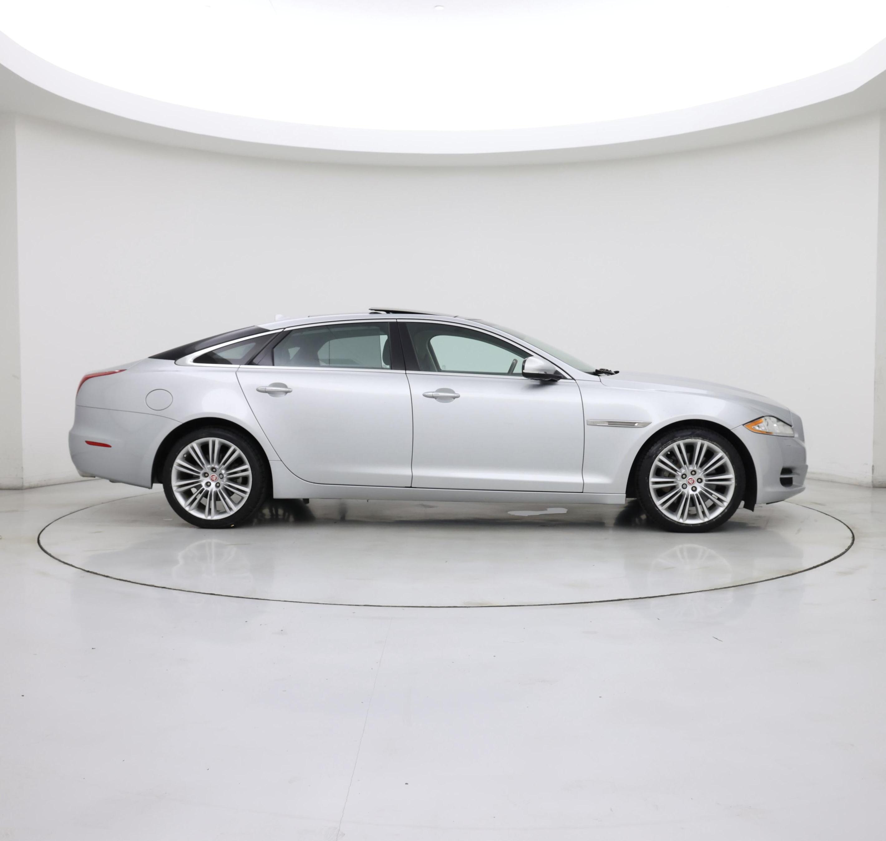 Thumbnail: 2015 Jaguar XJ - 7