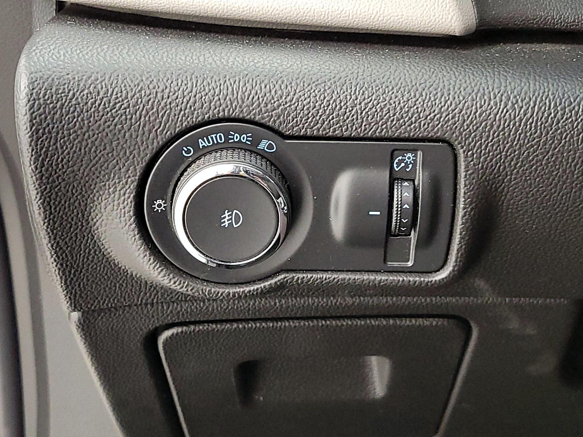 Thumbnail: 2014 Buick Verano - 13