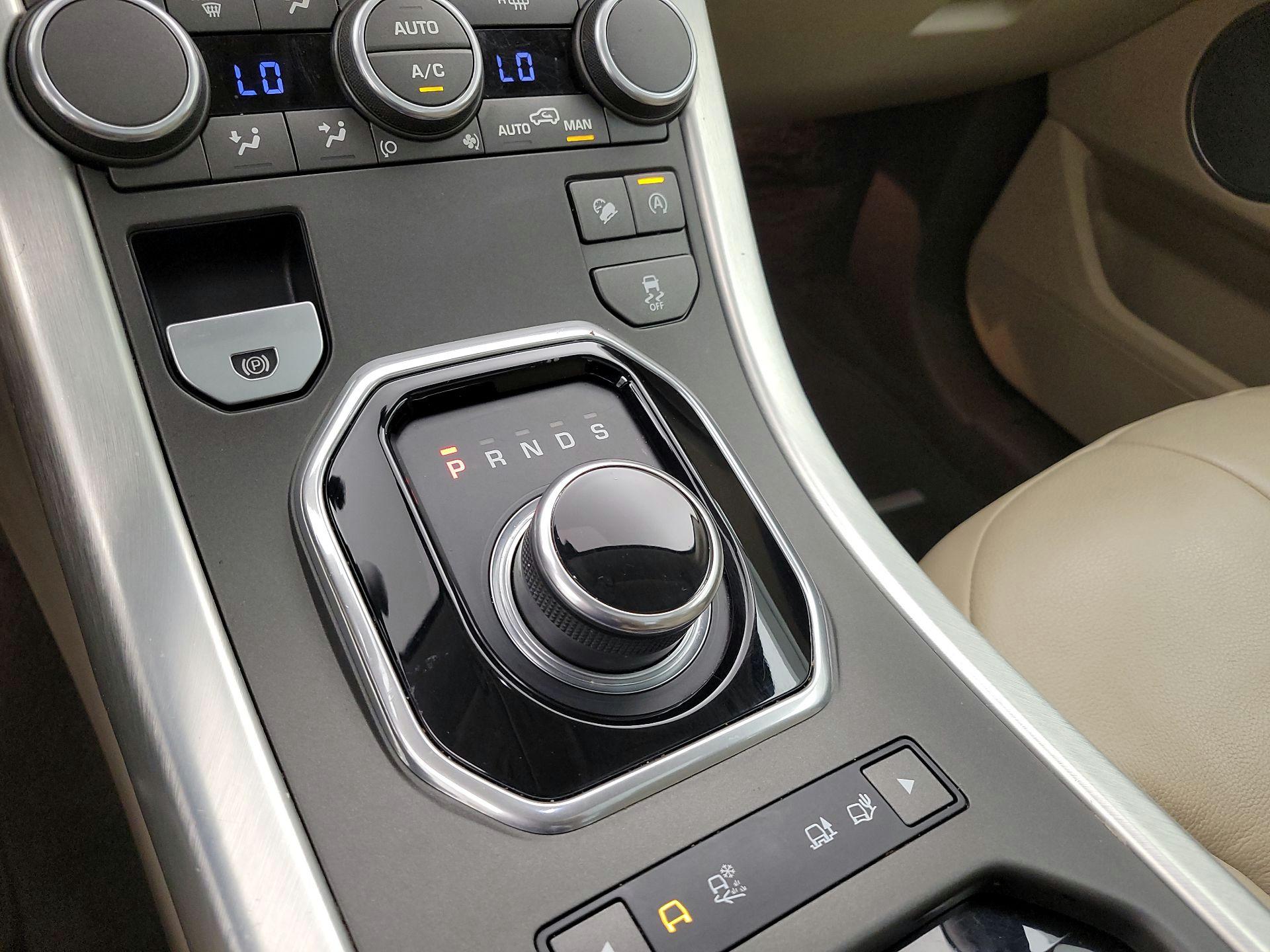 Thumbnail: 2017 Land Rover Range Rover Evoque - 18