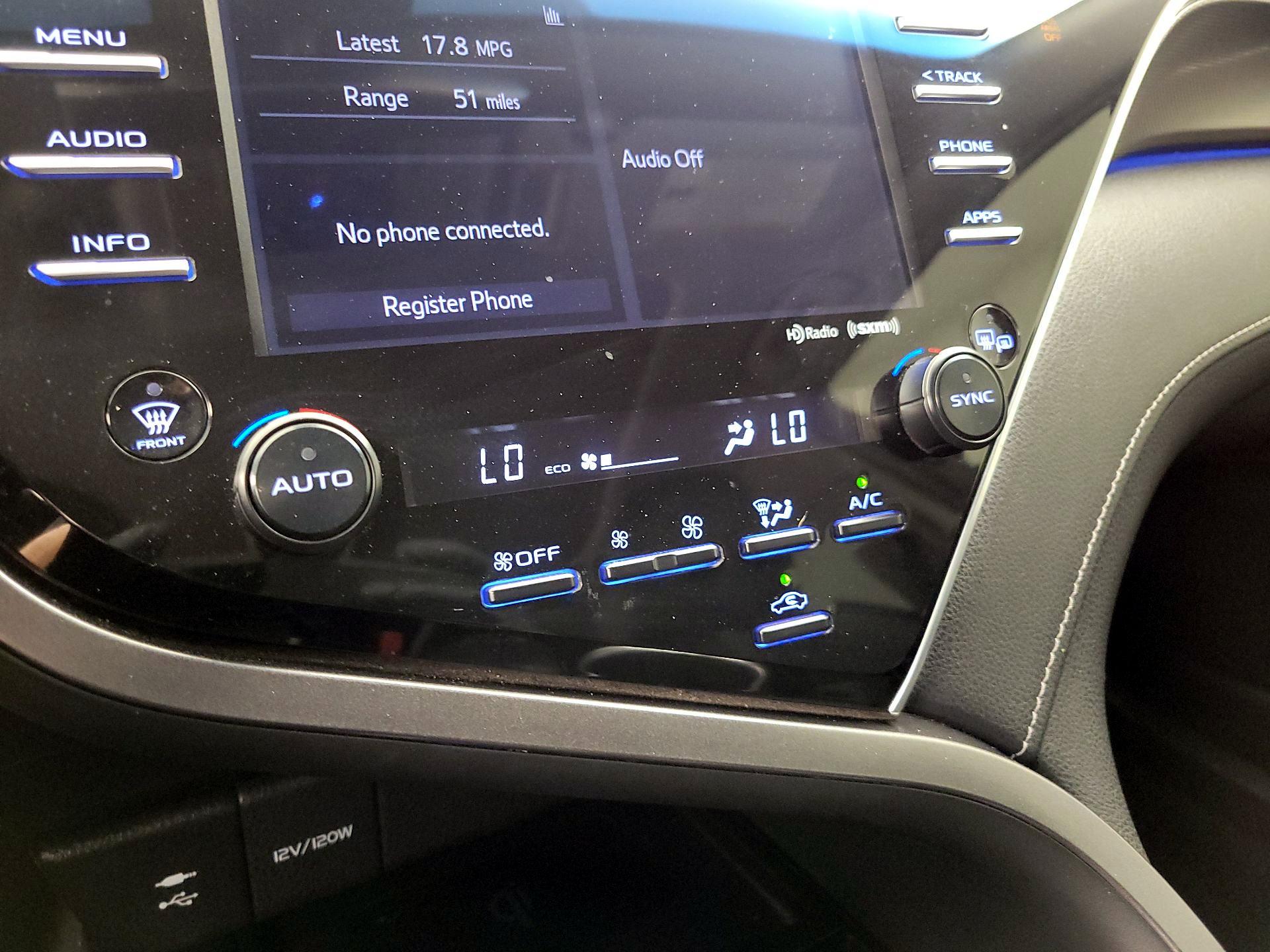 Thumbnail: 2018 Toyota Camry - 16