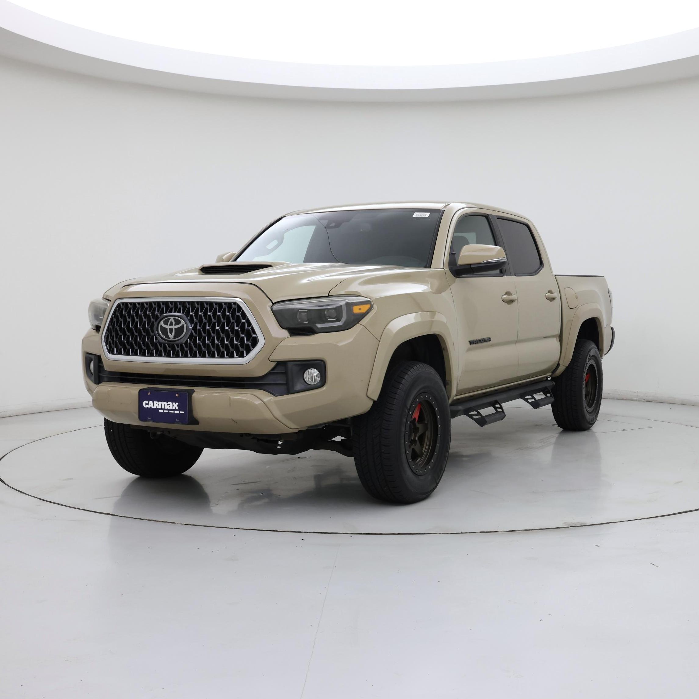 Thumbnail: 2018 Toyota Tacoma - 4