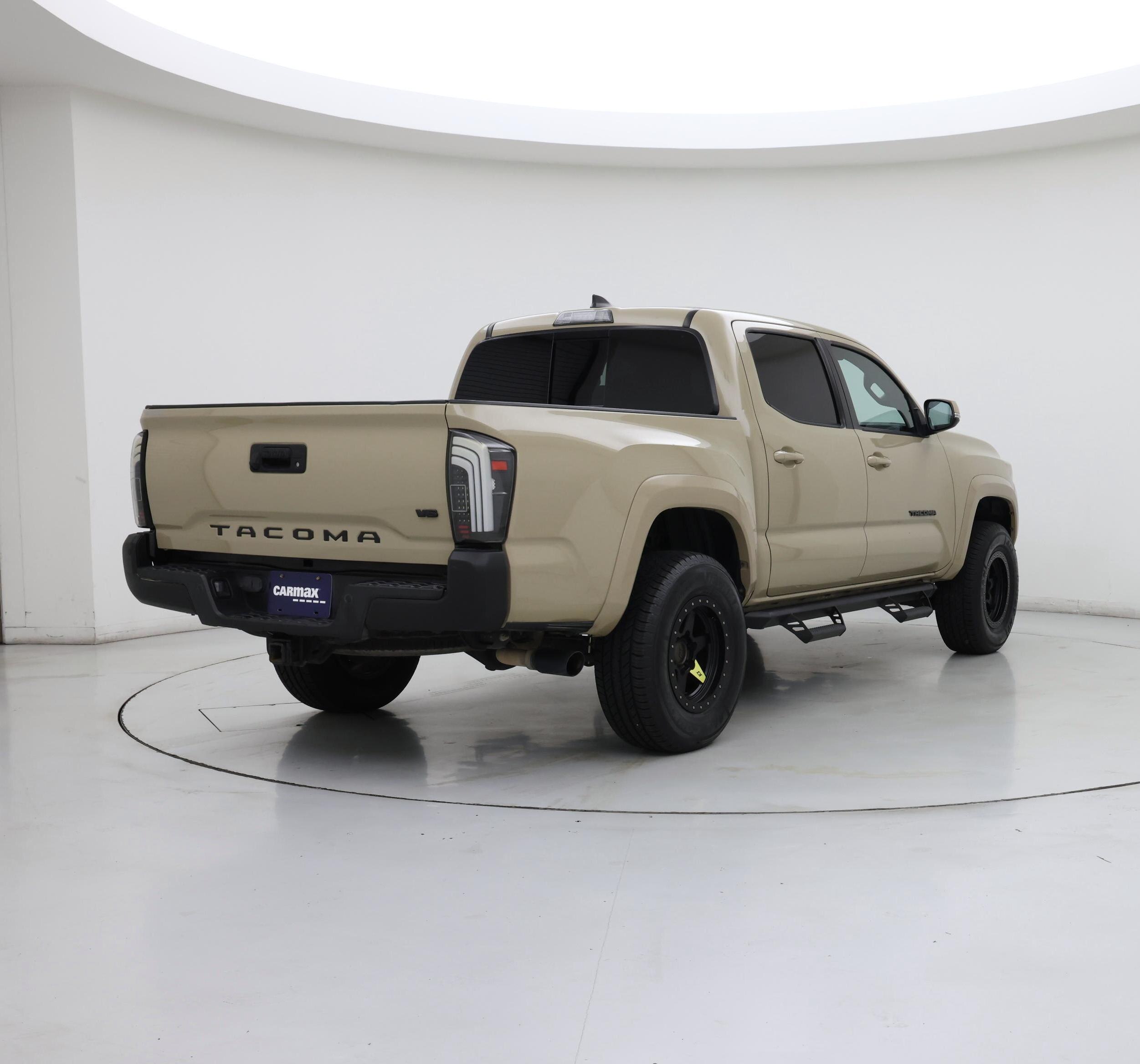 Thumbnail: 2018 Toyota Tacoma - 8