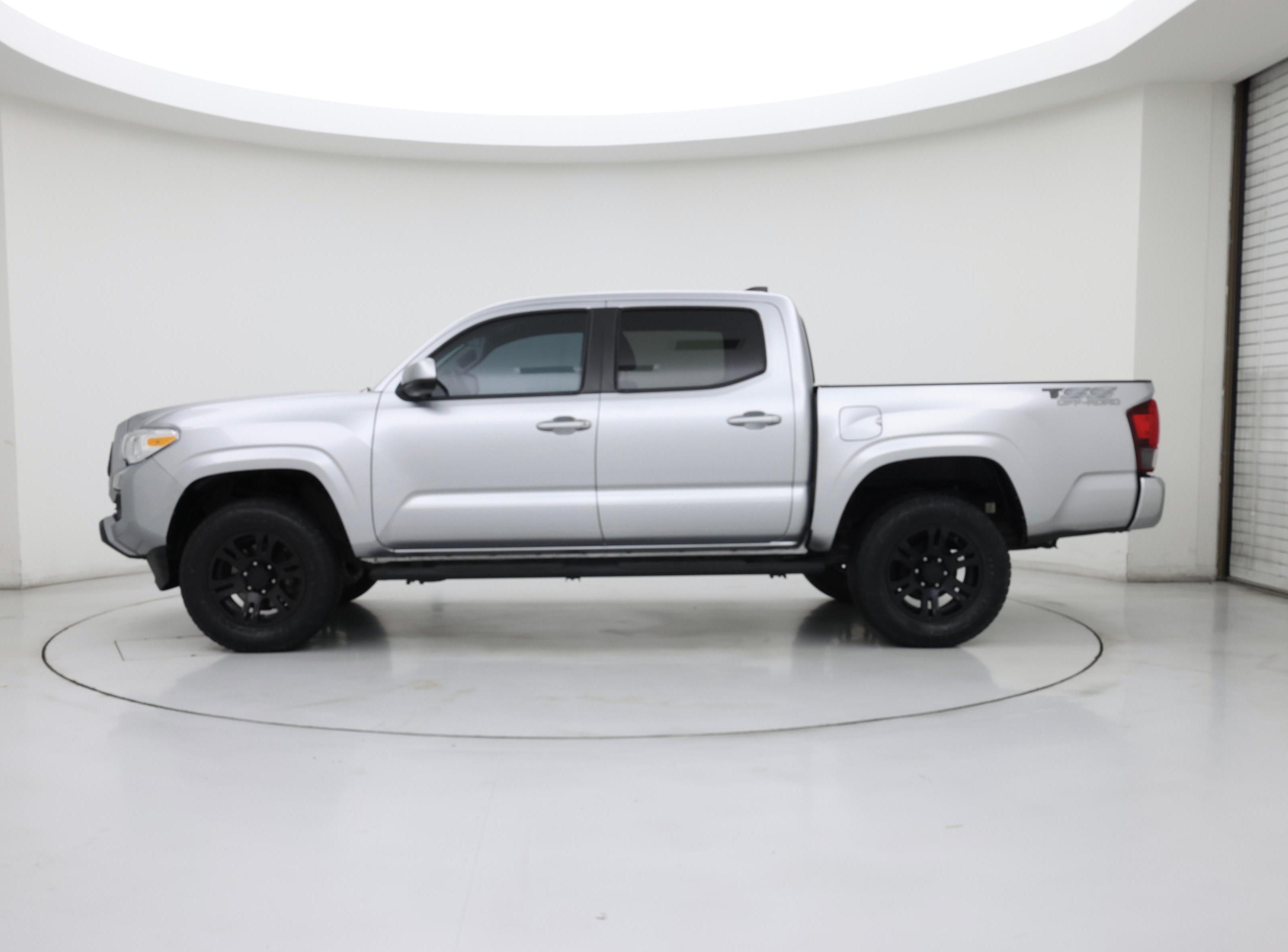 Thumbnail: 2022 Toyota Tacoma - 3