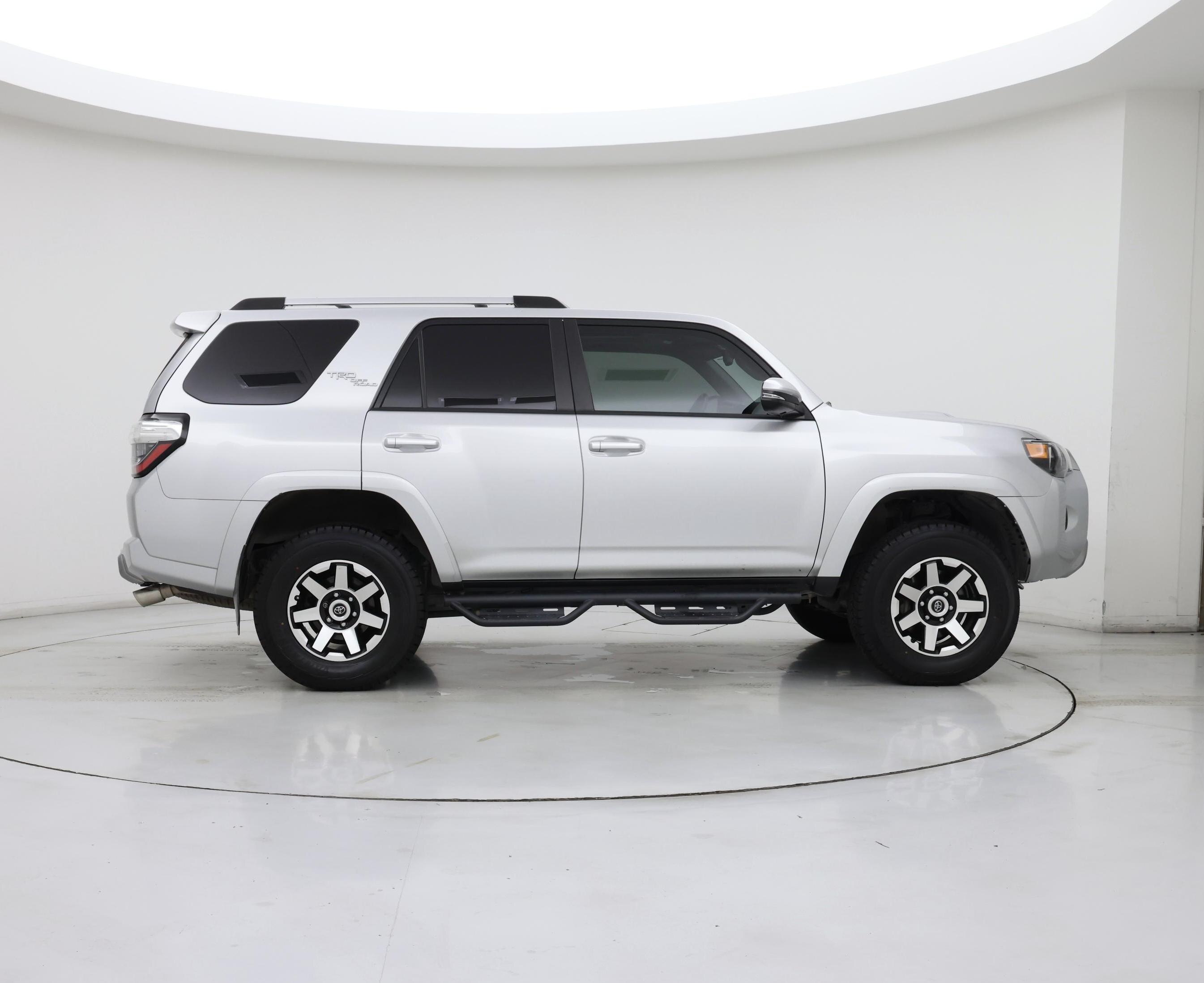 Thumbnail: 2017 Toyota 4Runner - 7