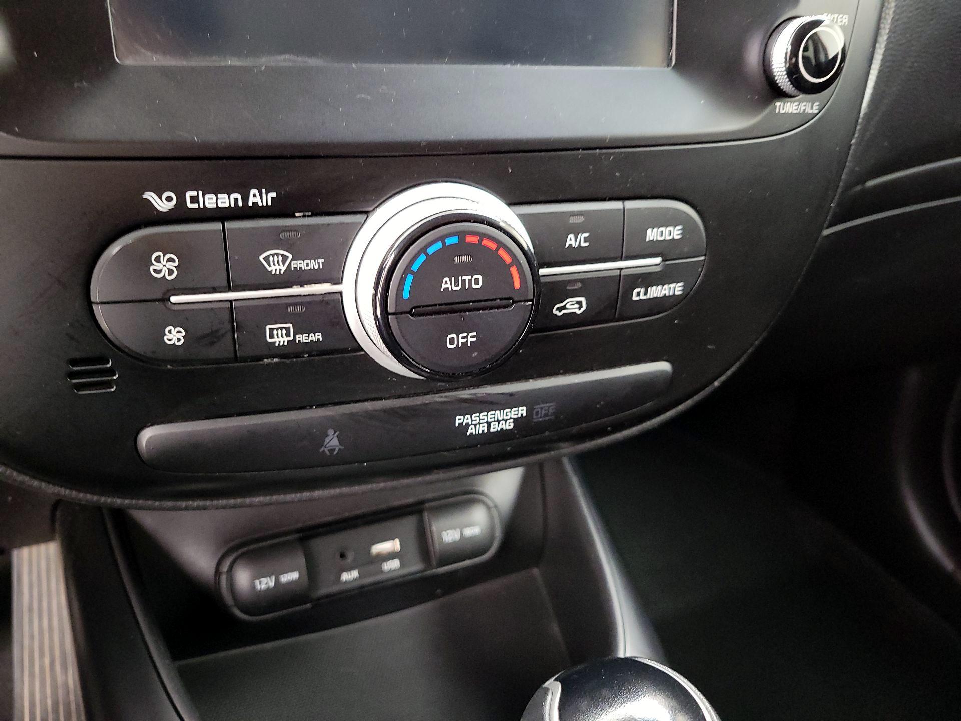 Thumbnail: 2019 Kia Soul - 16