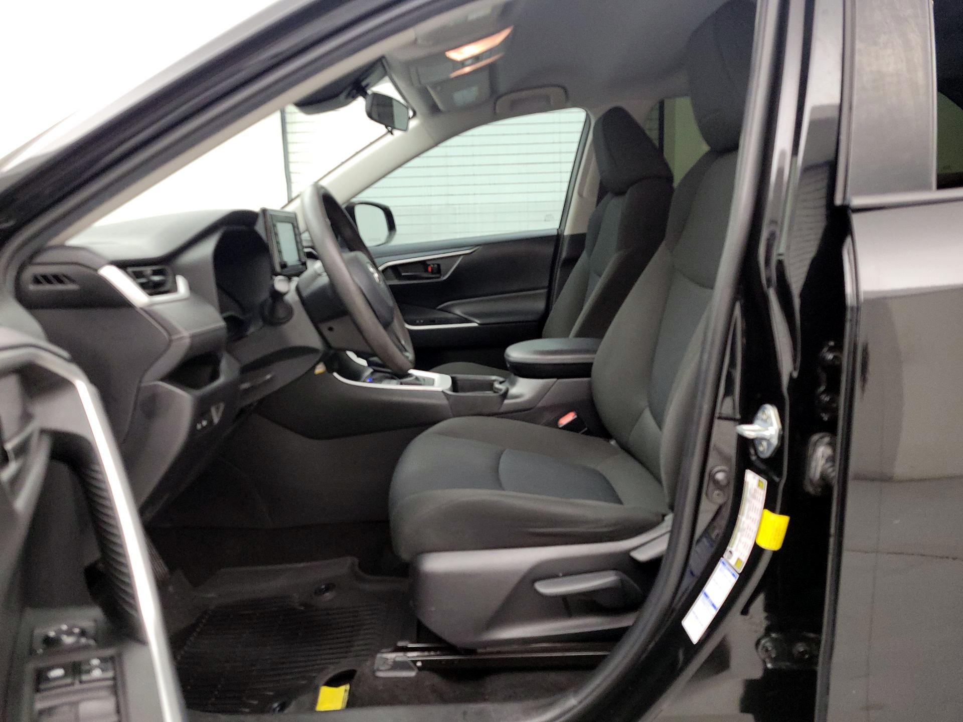 Thumbnail: 2021 Toyota RAV4 - 11