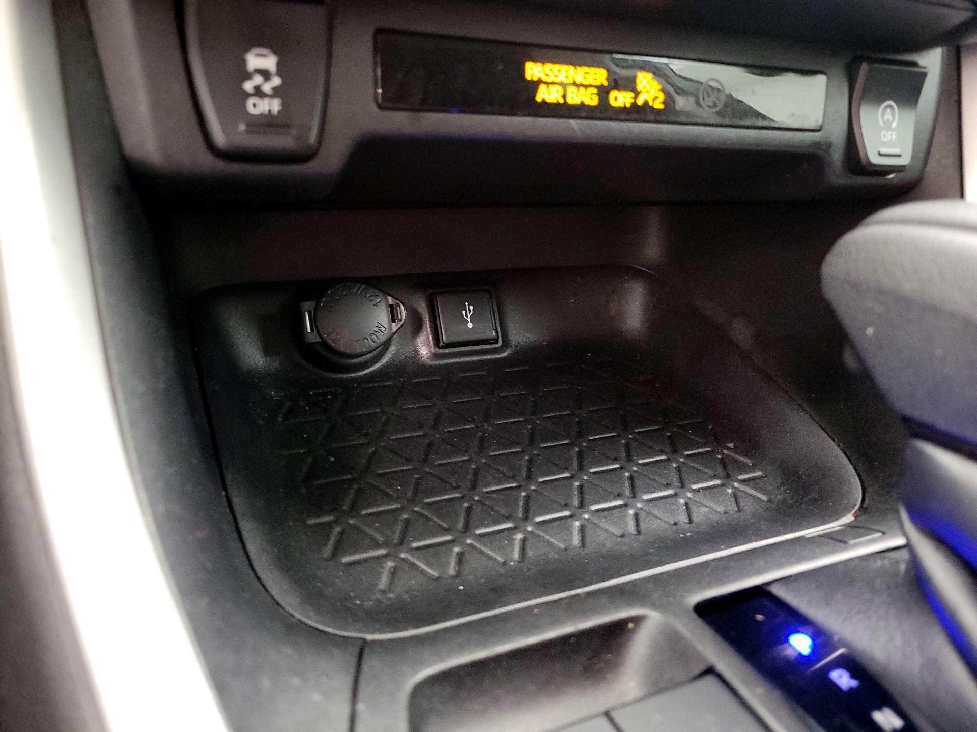 Thumbnail: 2021 Toyota RAV4 - 19