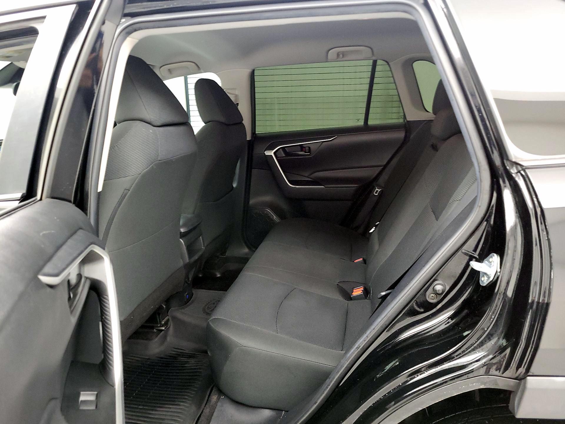 Thumbnail: 2021 Toyota RAV4 - 20